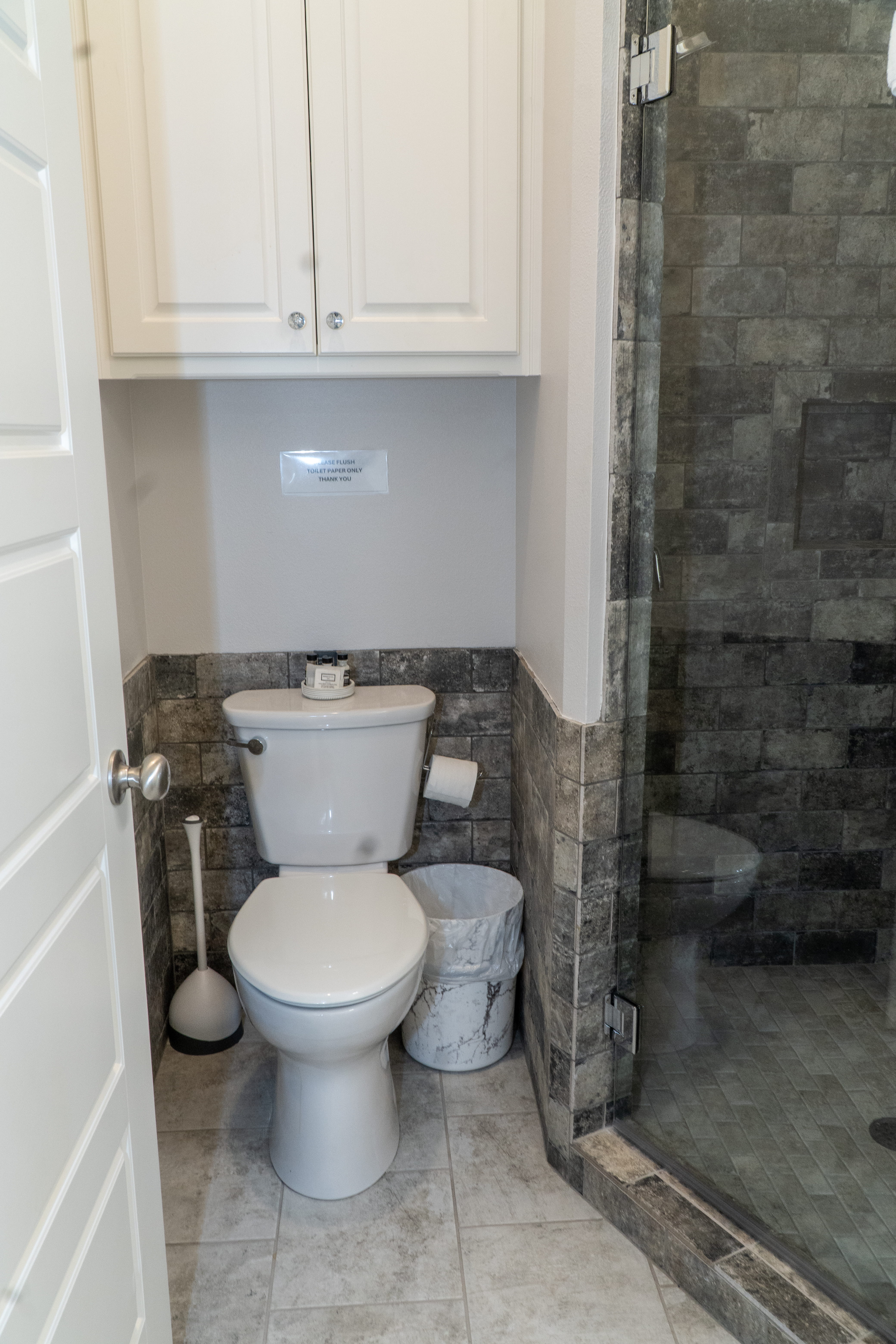 image of charming bed & breakfast exterior