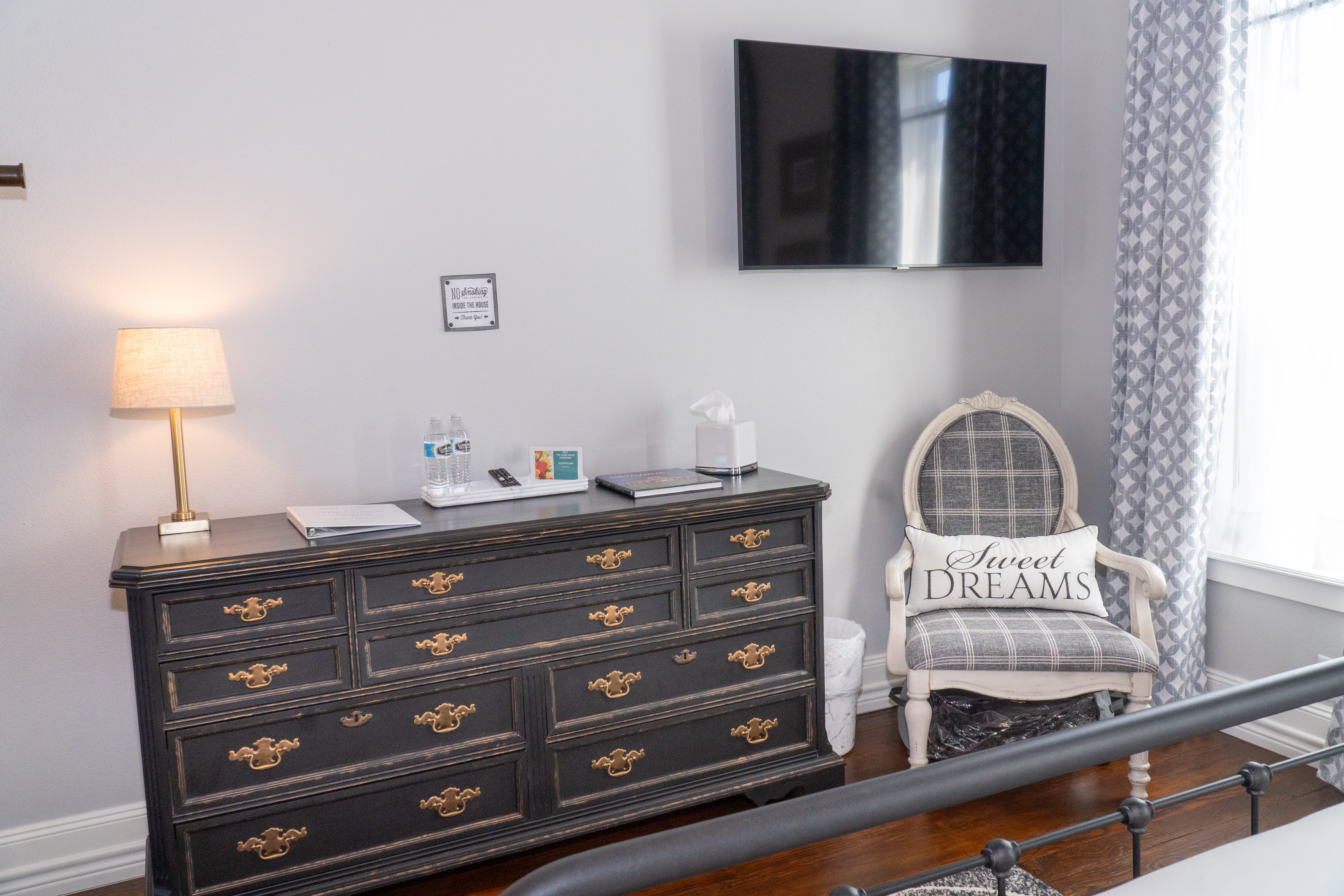 image of historic pub building