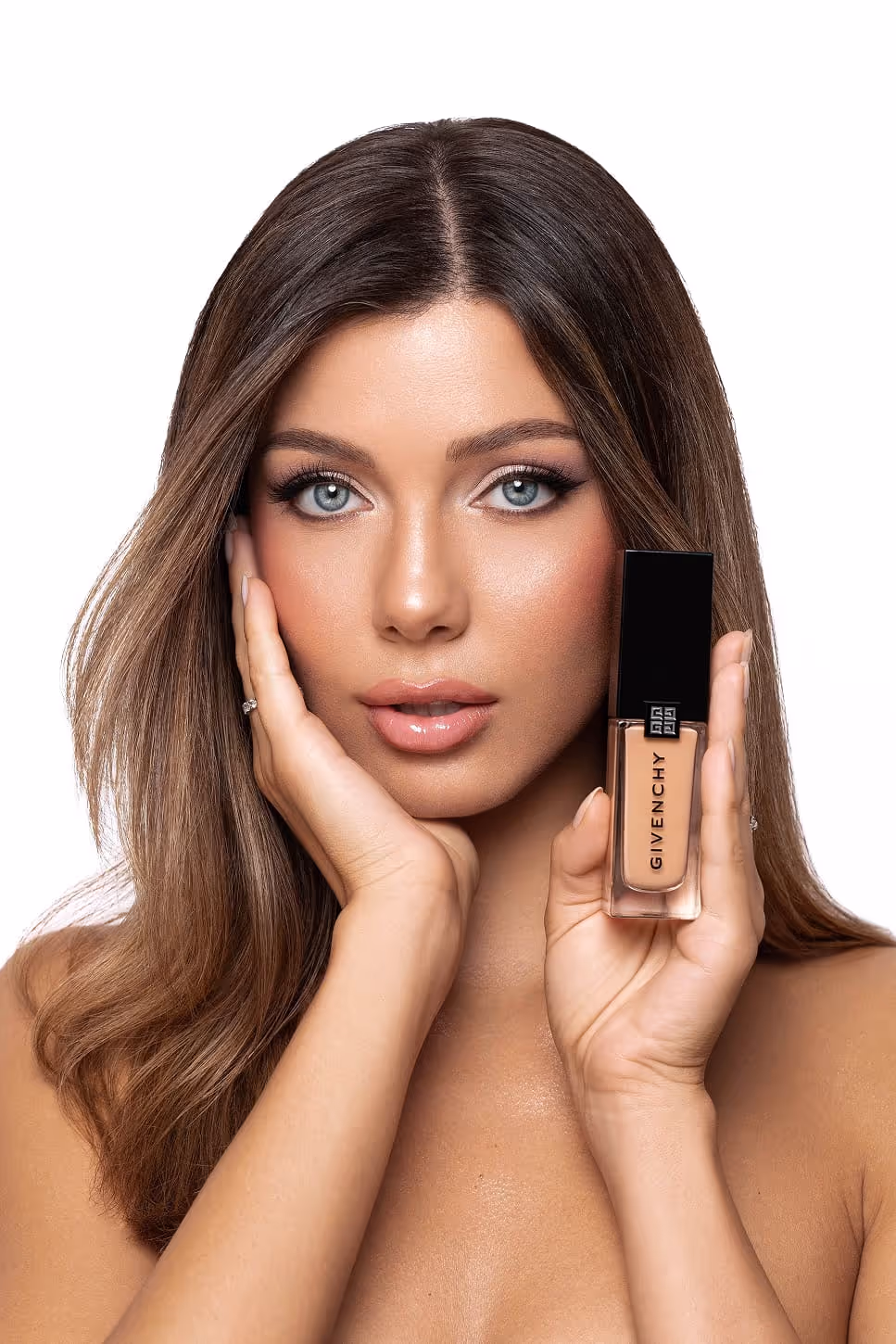 Klasičan beauty look sa Givenchy proizvodom – Sara Ivanović makeup artist Pančevo