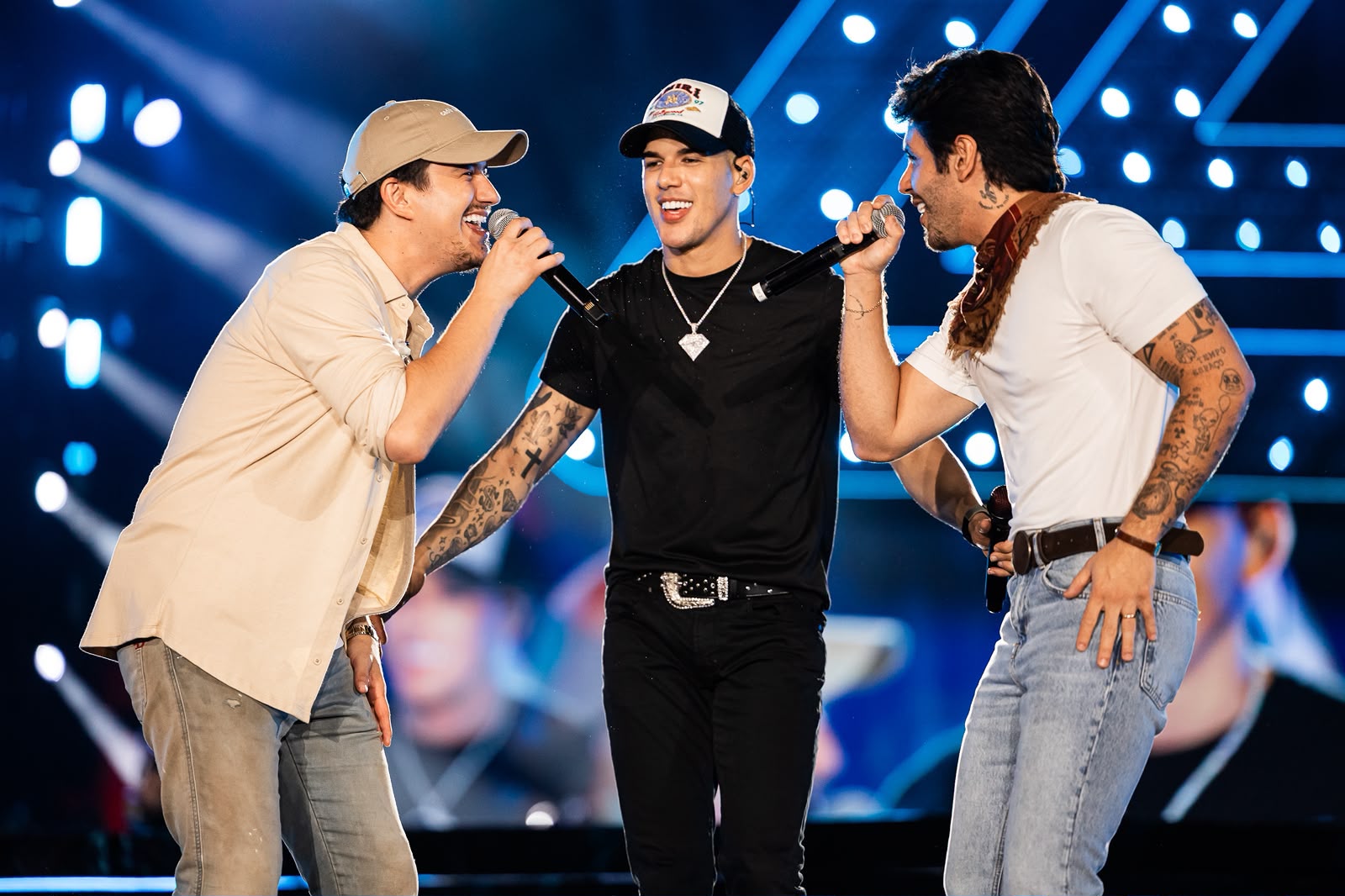 Zé Vaqueiro lança “Flash” com Hugo & Guilherme após trend conquistar as redes sociais