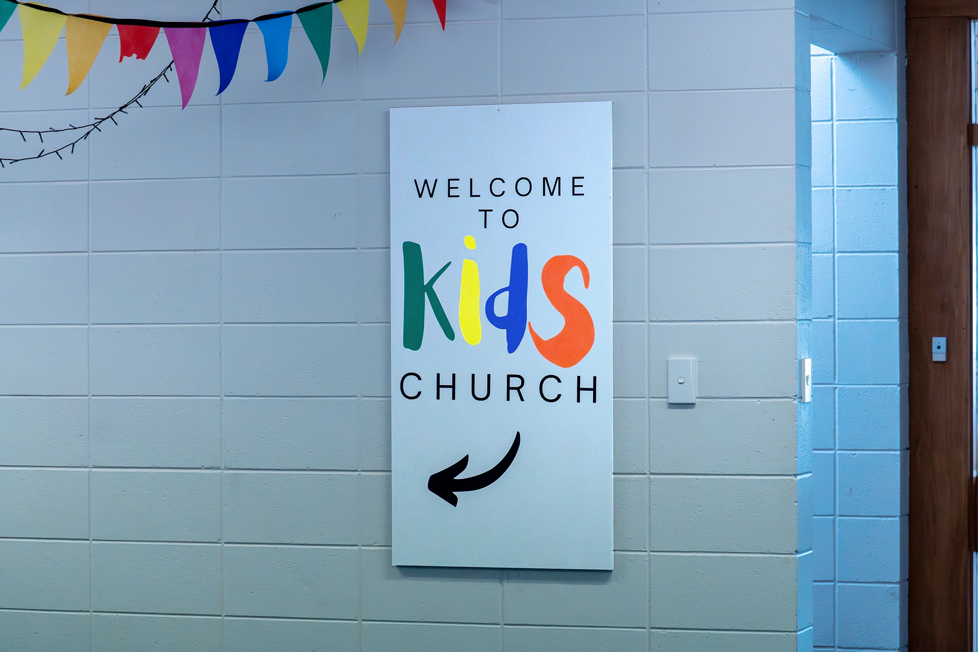 [background image] landscape of school campus (for a schools (k12))