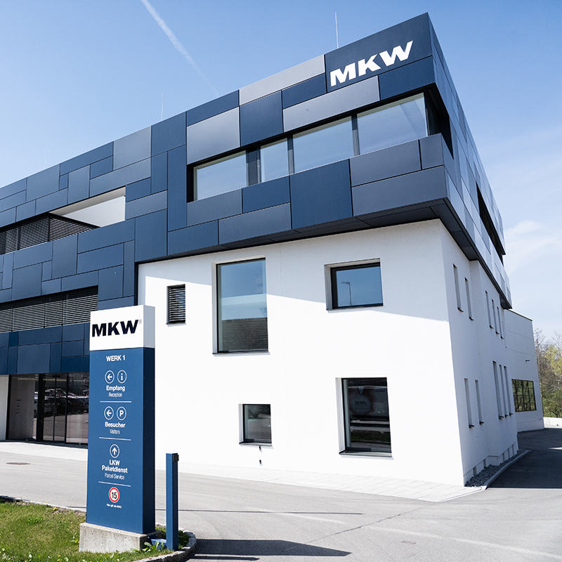 Das Hauptgebäude der Firma MKW