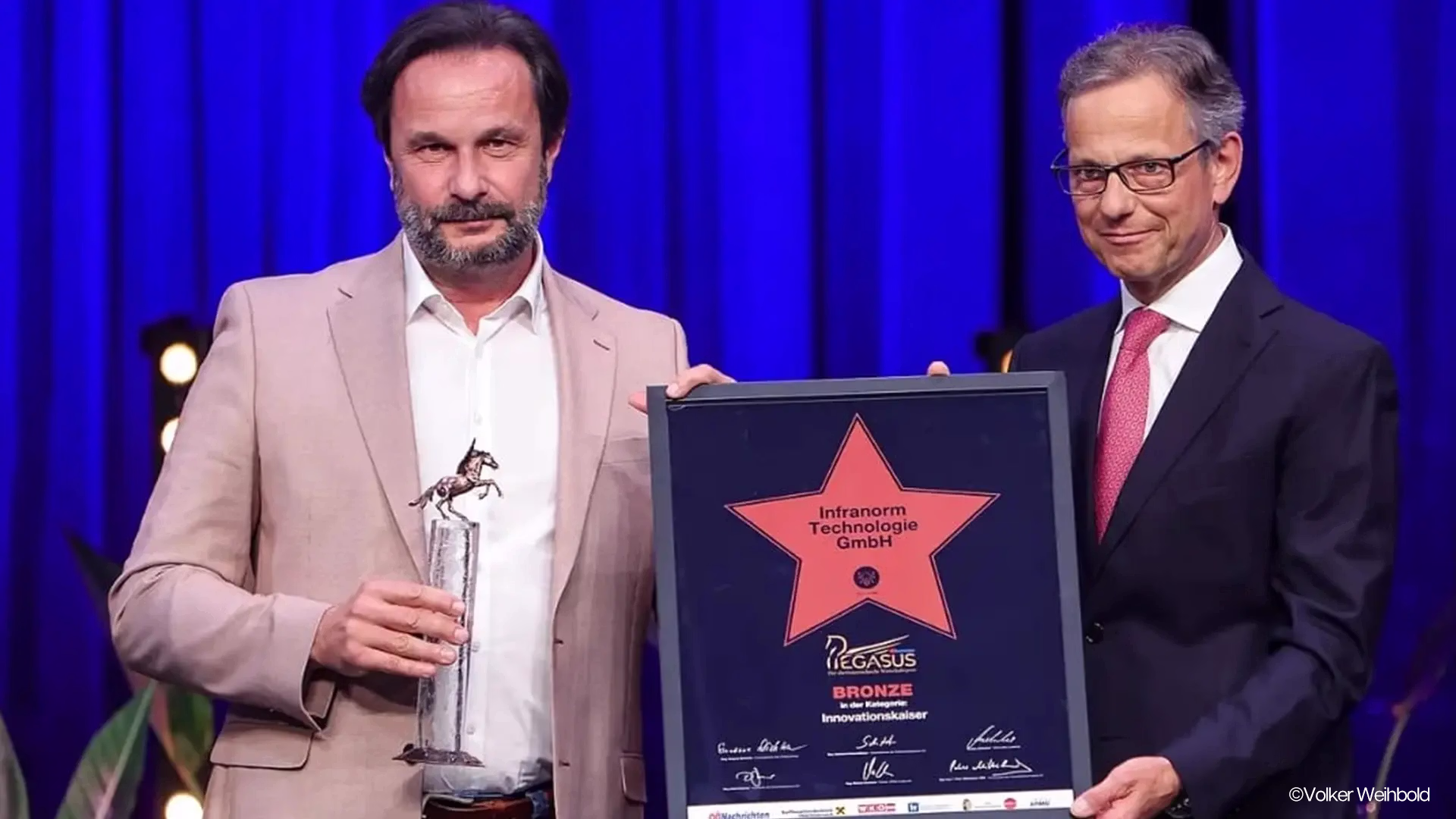 Infranorm Geschäftsführer Christian Lindner freut sich über die Auszeichnung