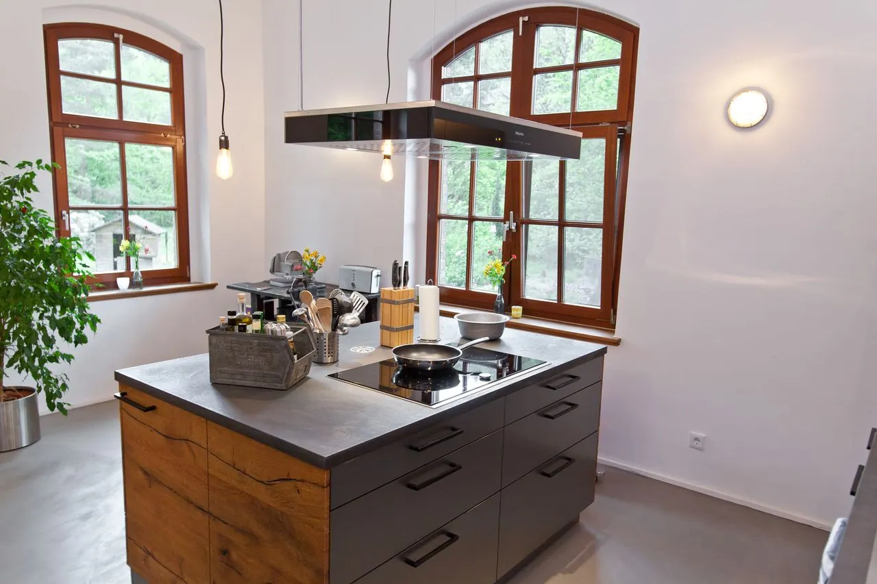 Designküche – Wenn Landhausstil auf modernes Küchendesign trifft