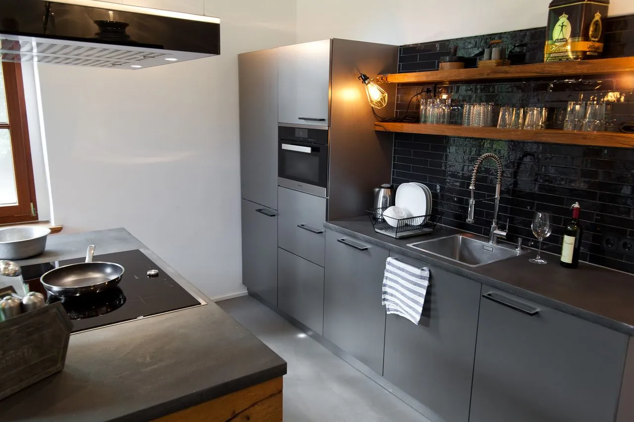 Designküche – Wenn Landhausstil auf modernes Küchendesign trifft