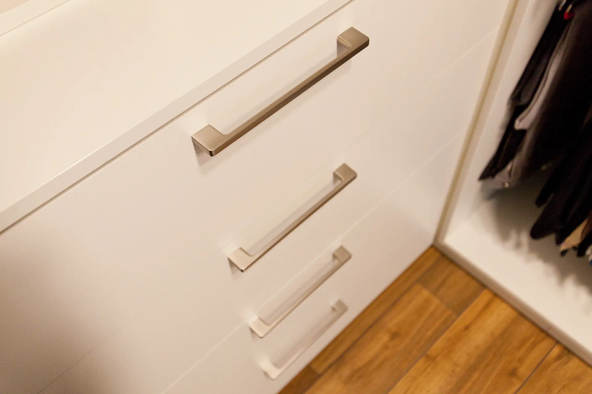 Stauraumlösung – Begehbarer Kleiderschrank mit viel Stauraum