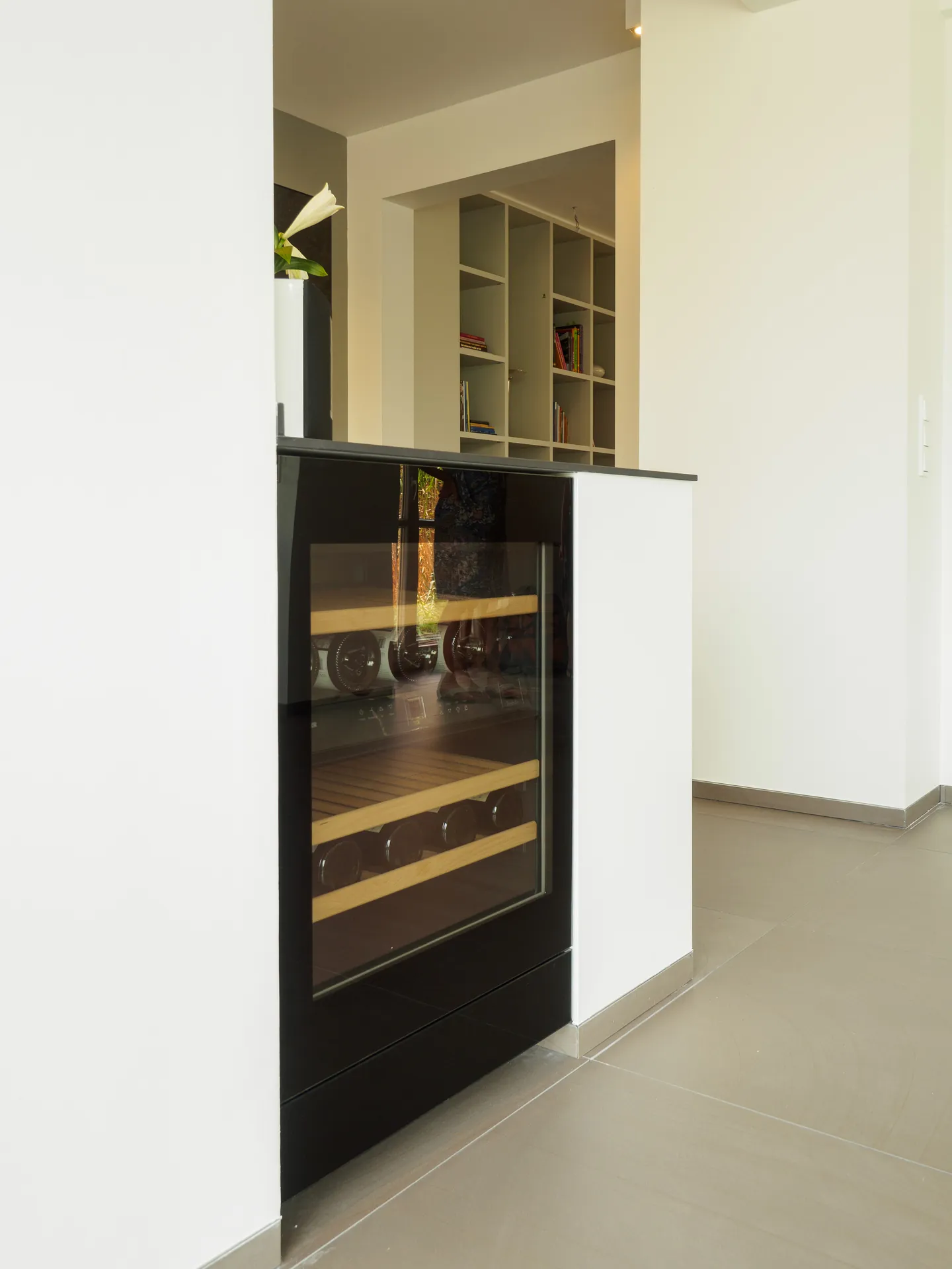 Designküche in Holz – Exklusive Küche mit sonnenverbrannten Holzfronten