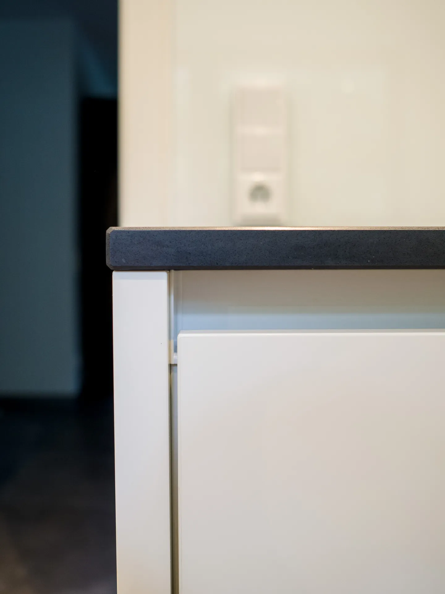 Designküche – Zeitloser Küchentraum in Weiß mit Bora