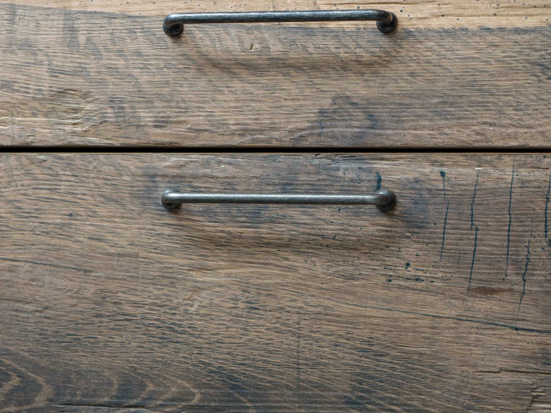 Designküche in Holz – Individuelle Schreinerküche aus Altholz