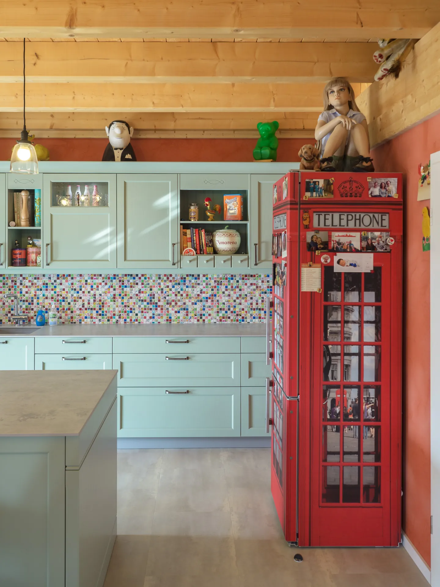 Landhausküche mit Kochinsel – Offene Wohnküche im Landhausstil