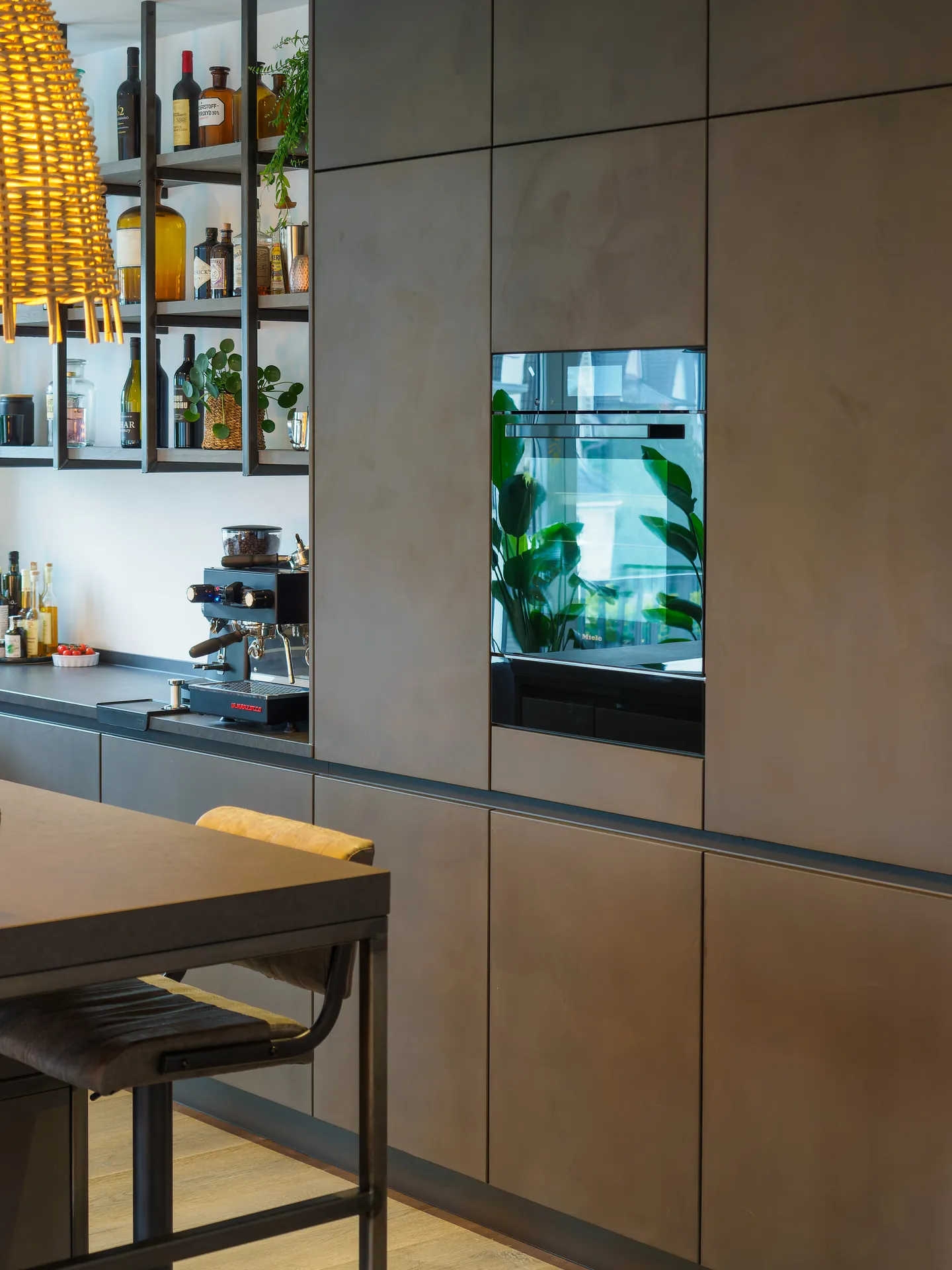 Designküche mit Kochinsel – Offene Wohnküche individuell geplant