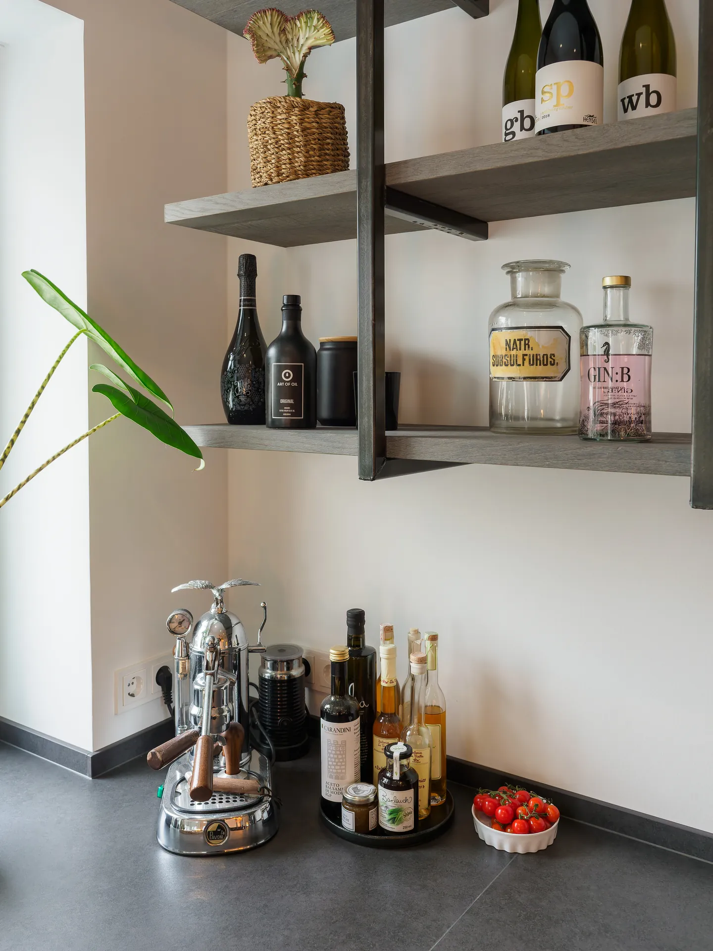 Designküche mit Kochinsel – Offene Wohnküche individuell geplant