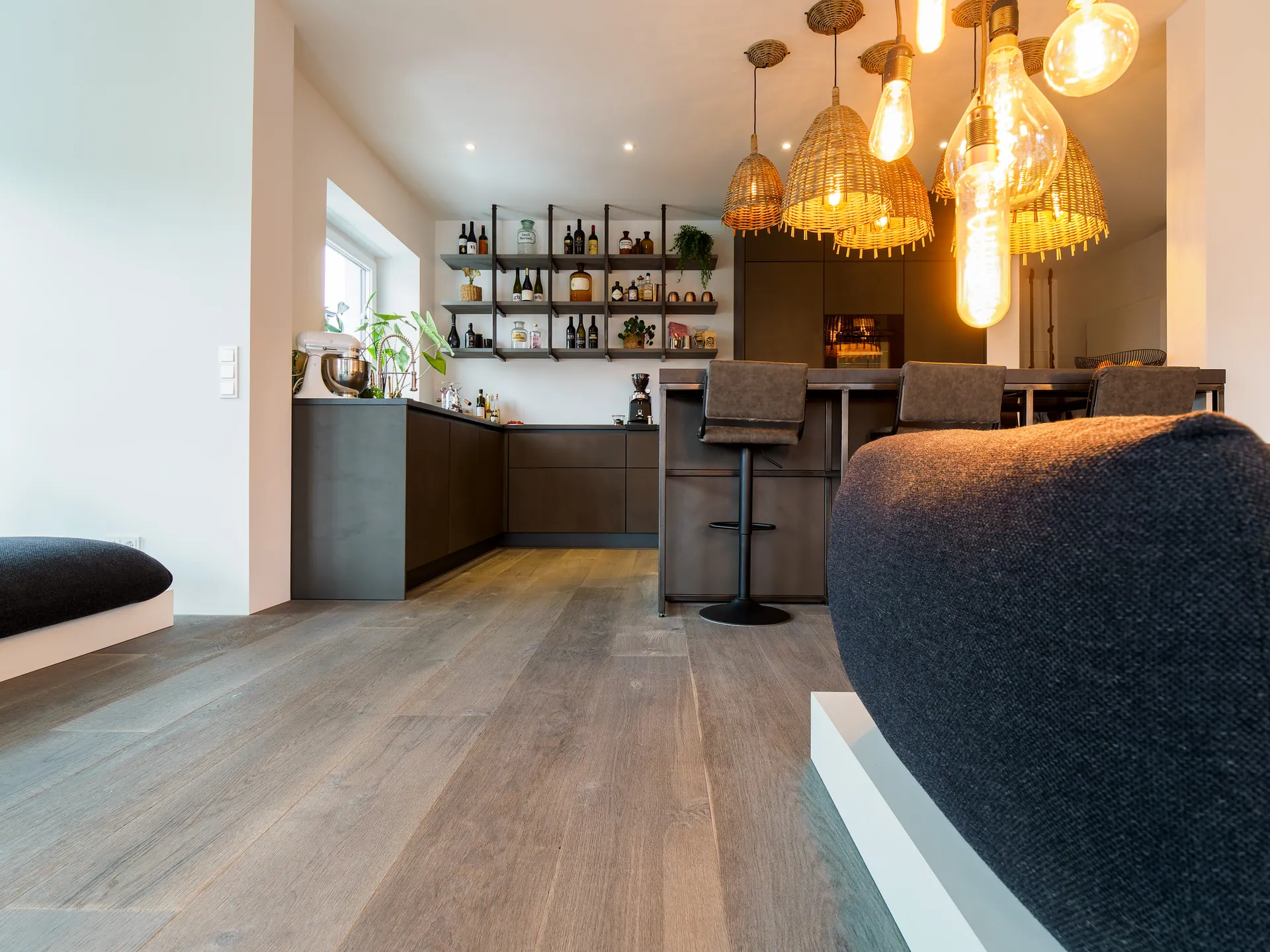 Designküche mit Kochinsel – Offene Wohnküche individuell geplant