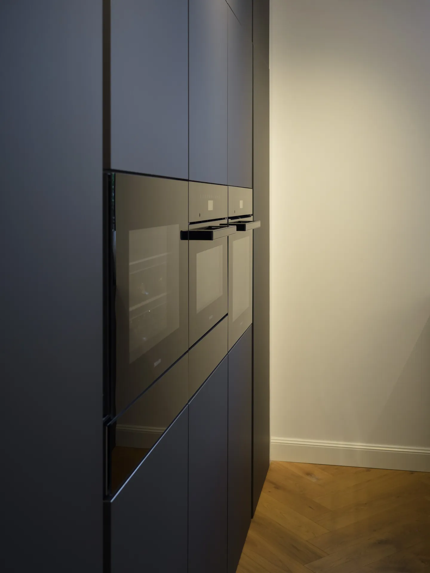Designküche – Großzügige Wohnküche in Carbongrau