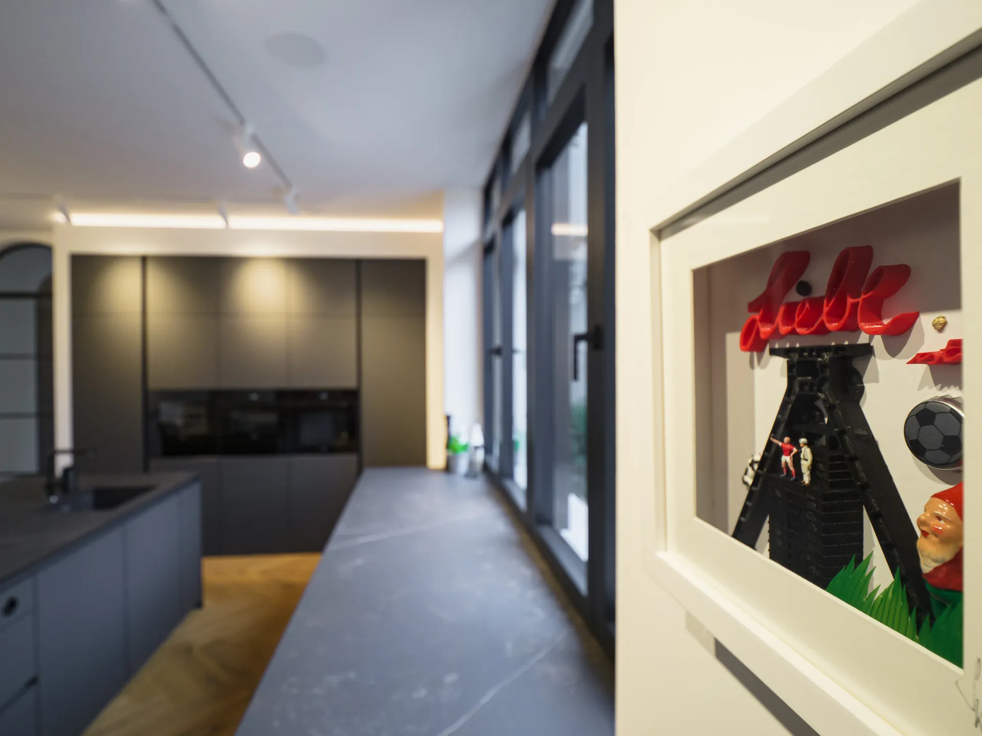 Designküche – Großzügige Wohnküche in Carbongrau