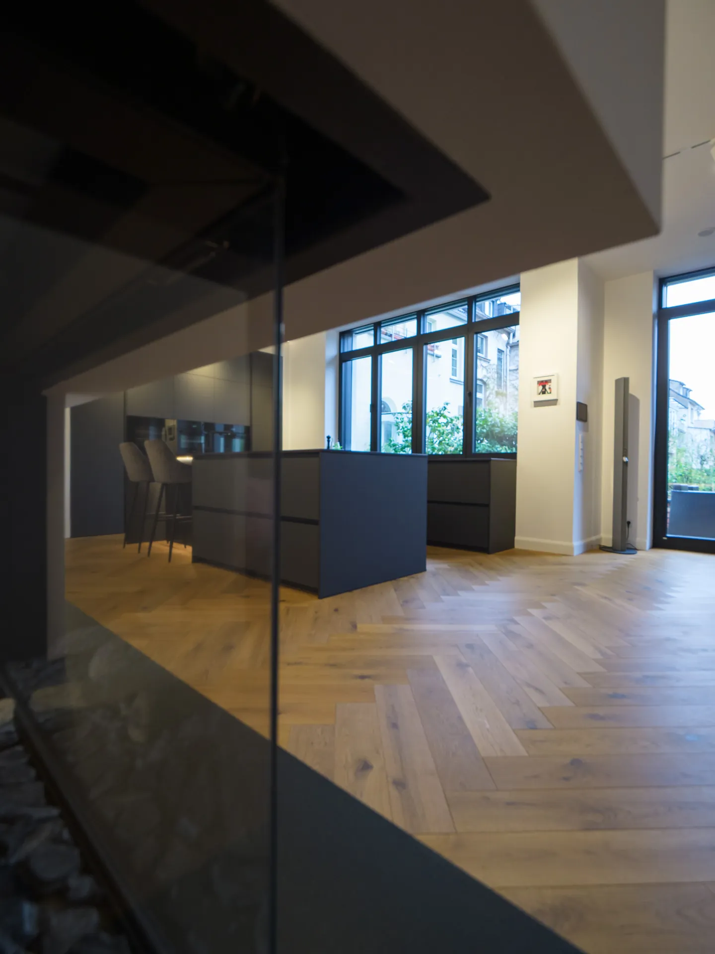 Designküche – Großzügige Wohnküche in Carbongrau