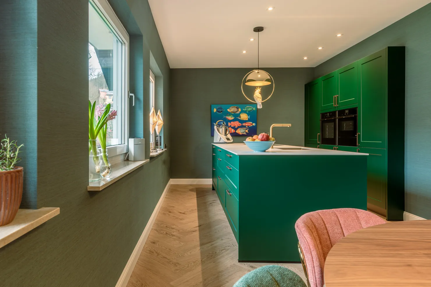 Designküche – Landhausküche in Grün nach RAL