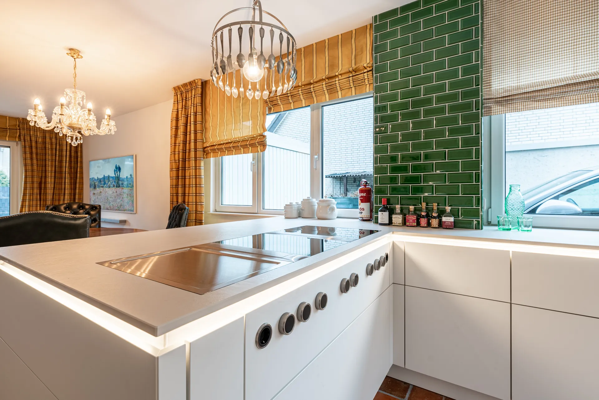 Designküche – Leicht Küche grifflos mit Keramik und Bora