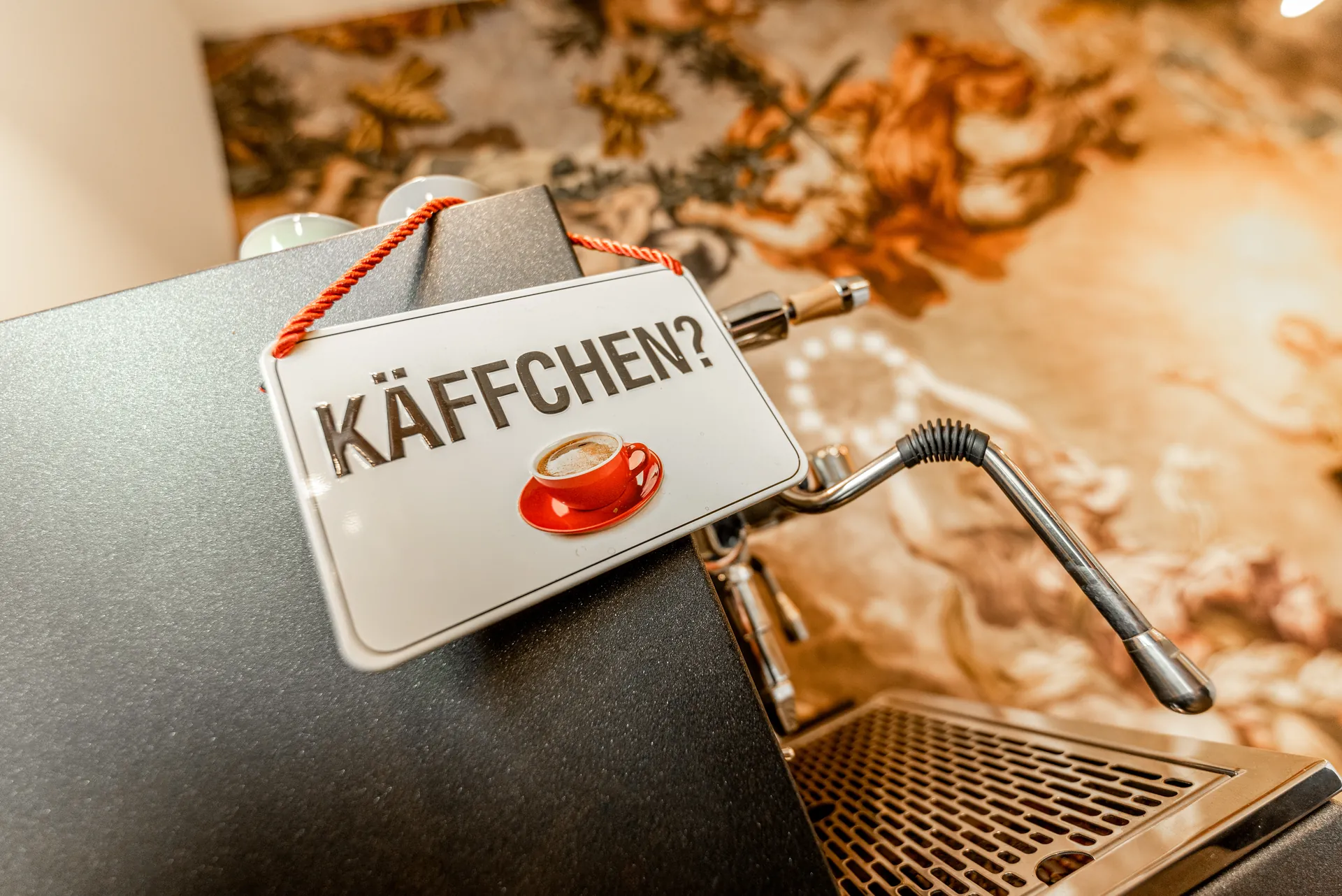 Designküche – Leicht Küche mit Keramik und Thekenlösung