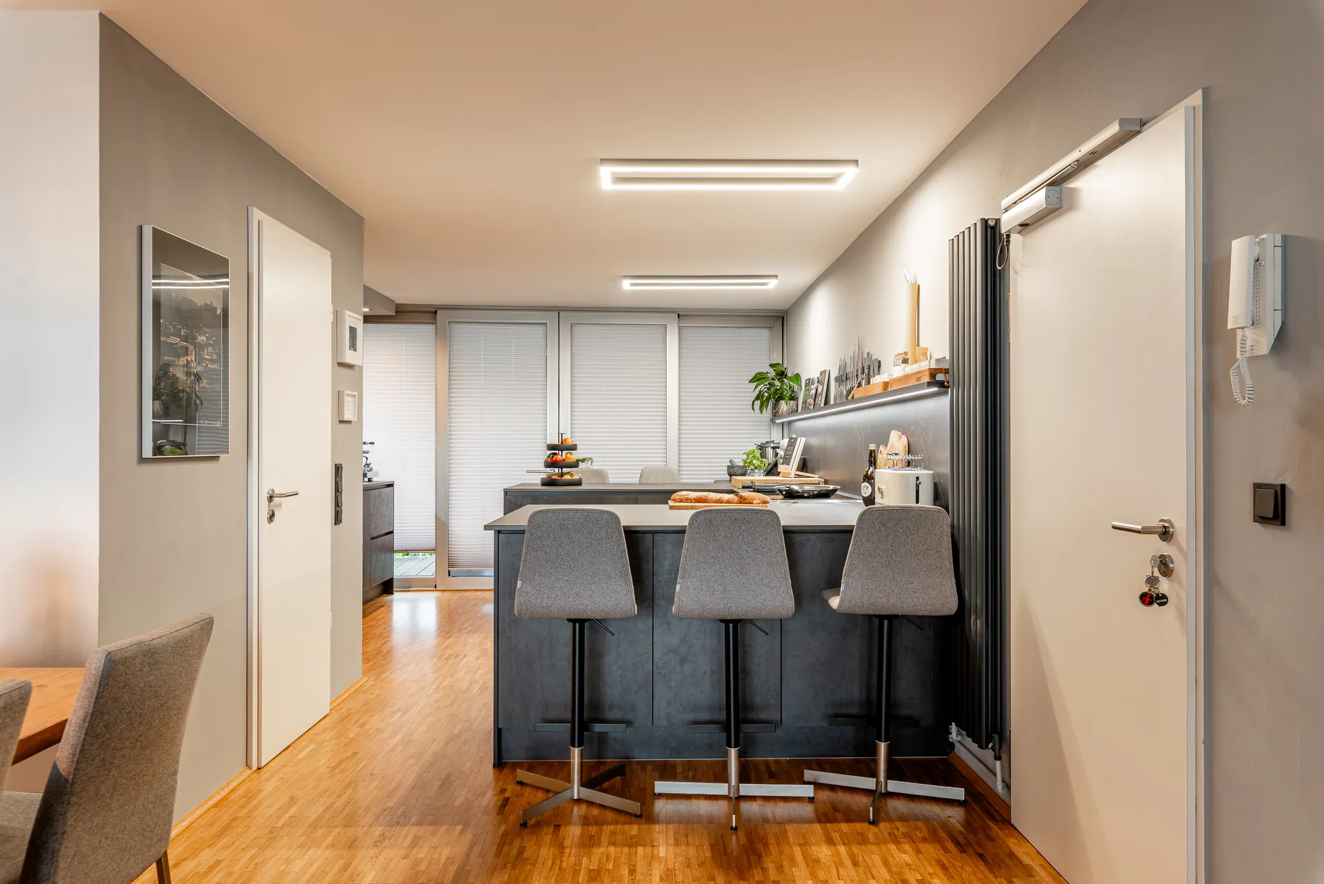 Designküche in Betonoptik – Individuelle Küche mit außergewöhnlicher Planung