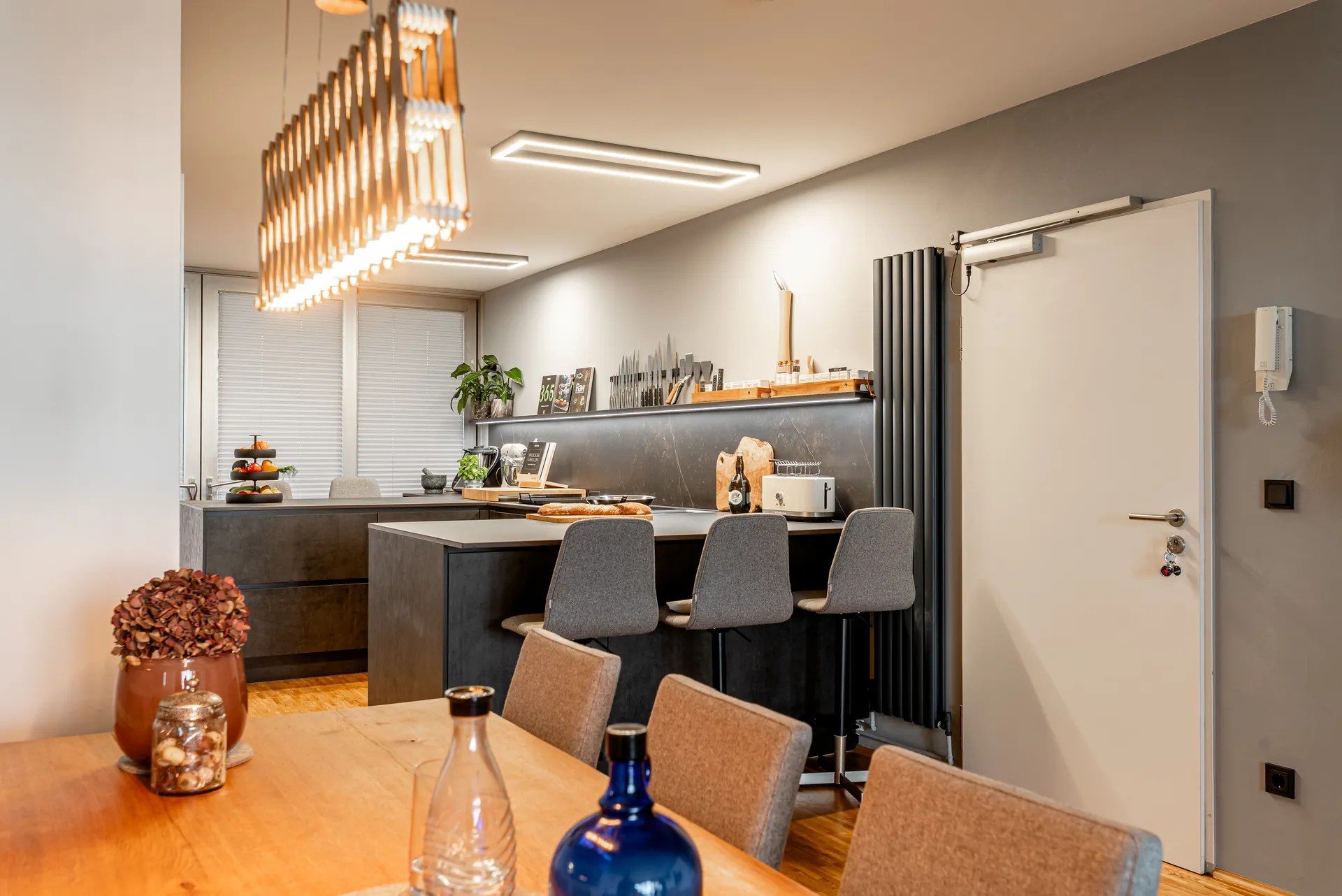 Designküche in Betonoptik – Individuelle Küche mit außergewöhnlicher Planung