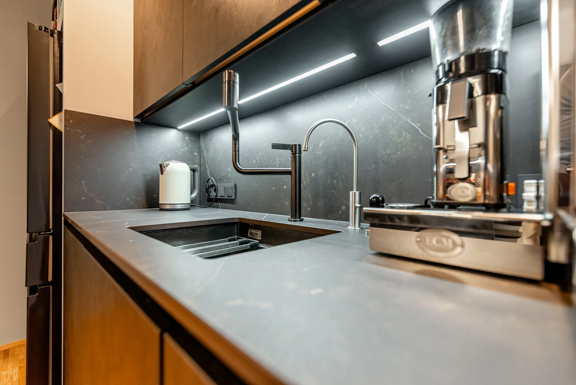 Designküche in Betonoptik – Individuelle Küche mit außergewöhnlicher Planung