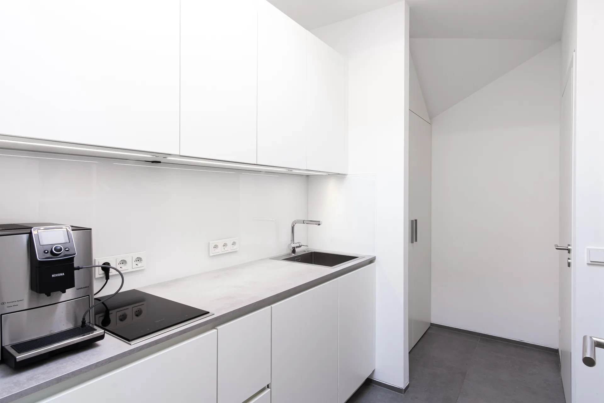 Designküche – Büroküche für Architekten mit klarer Gestaltung