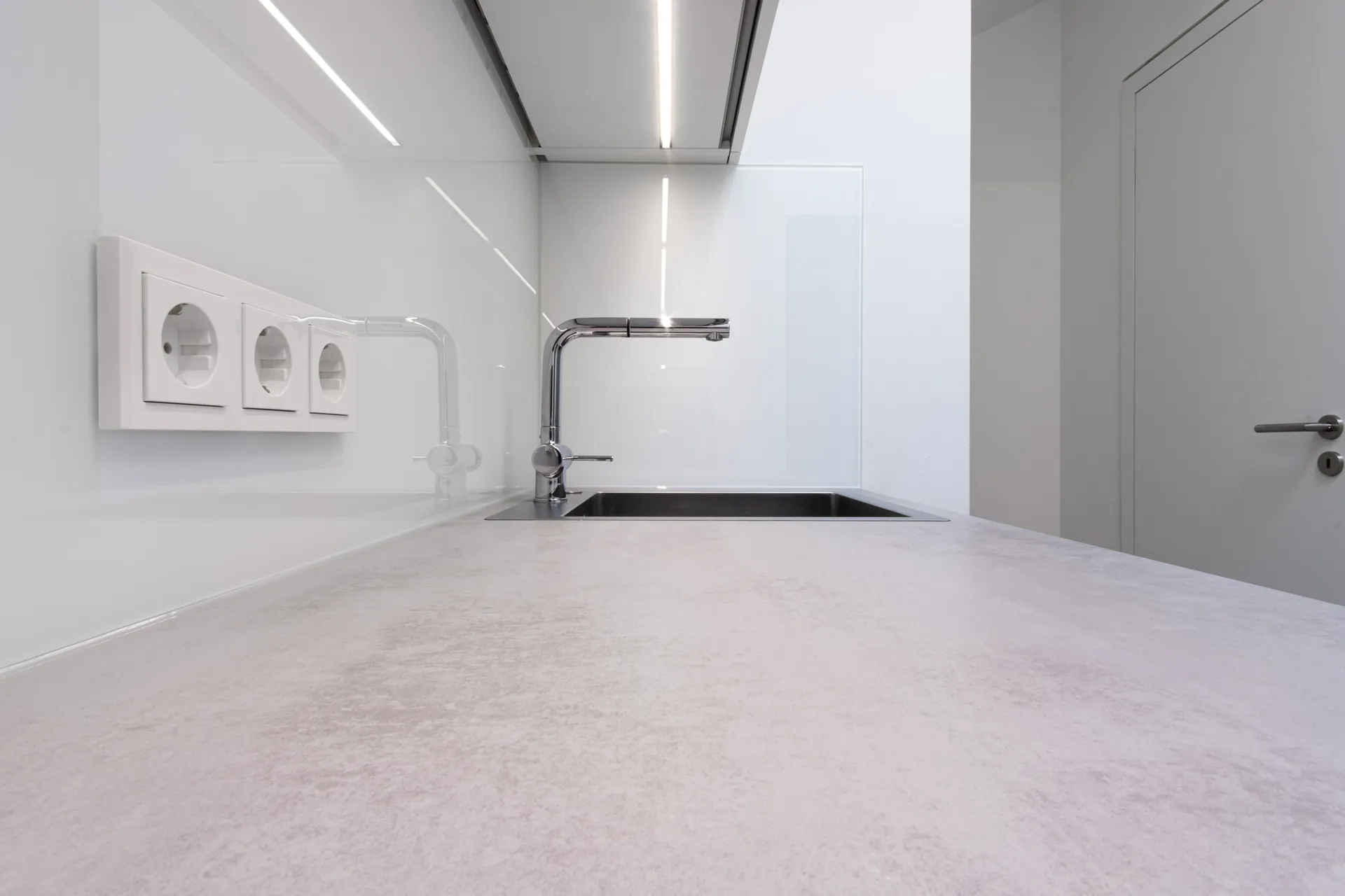 Designküche – Büroküche für Architekten mit klarer Gestaltung