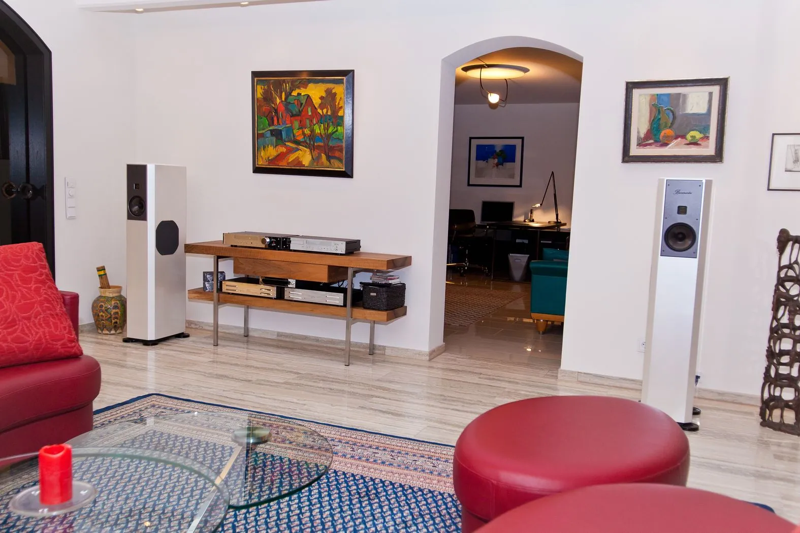 Stauraumlösung – Maßgefertigtes Sideboard für Musikanlage