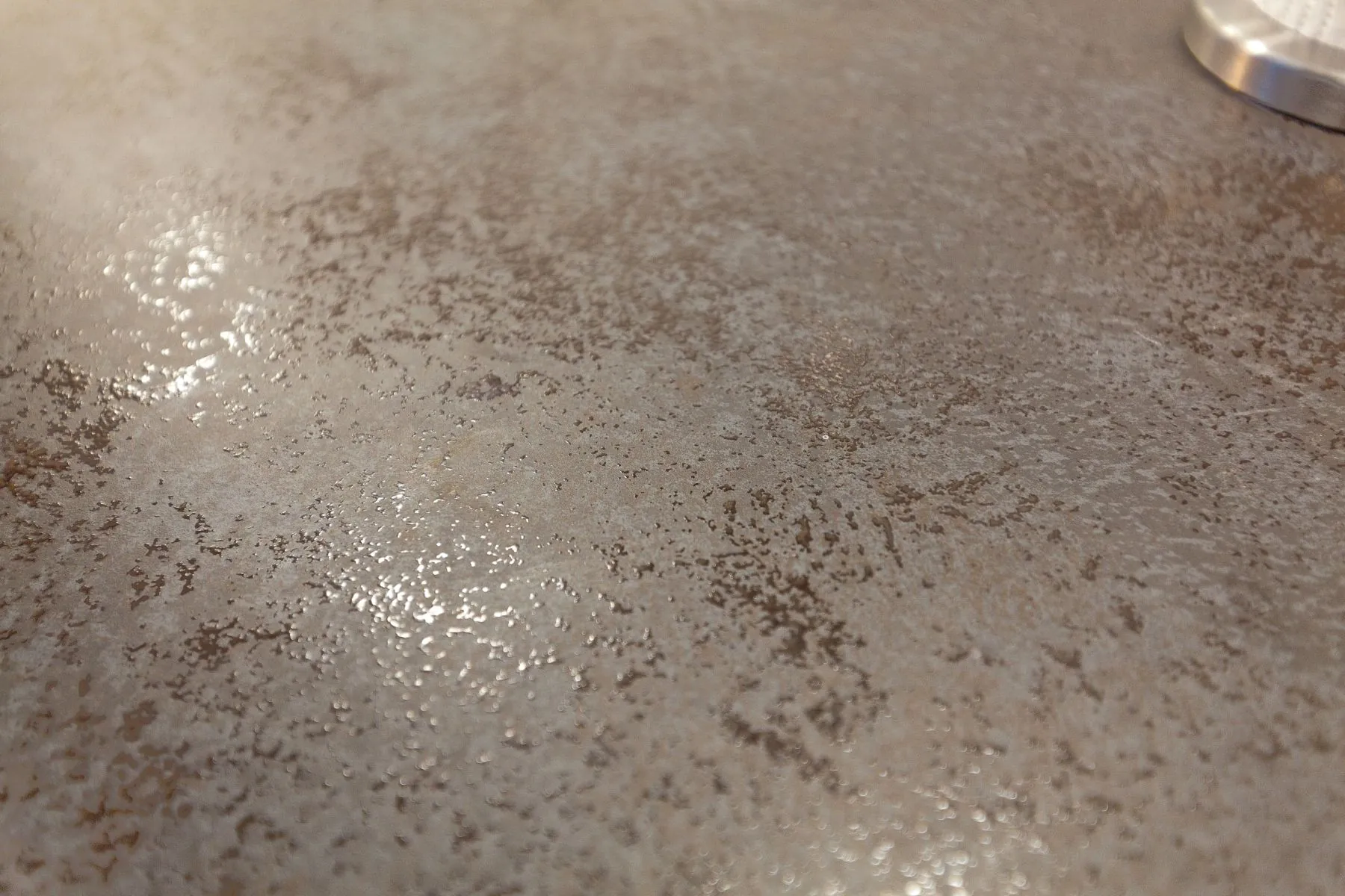 Designküche mit Kochinsel – Helle Küche mit Berbel Skyline und Miele Geräten