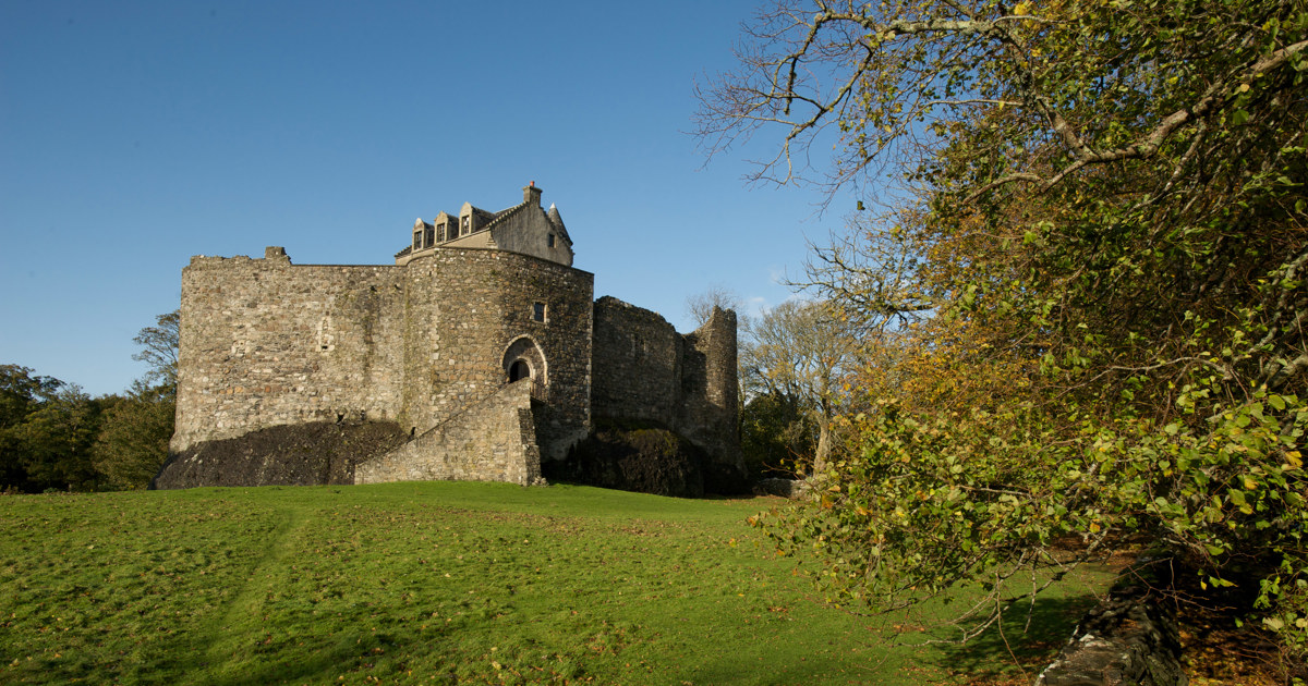 Dunstaffnage Castle and Chapel