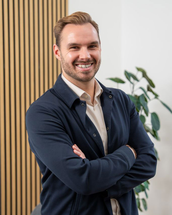 image of individual beautician at work