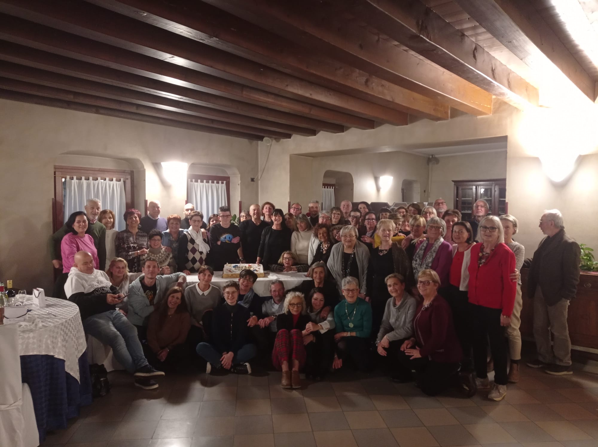 I volontari riuniti ad una cena sociale