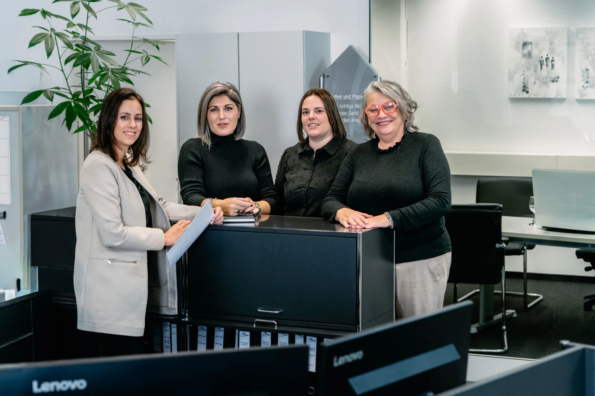 Erfahrene Mitarbeiterinnen von Wieland Digital Solutions