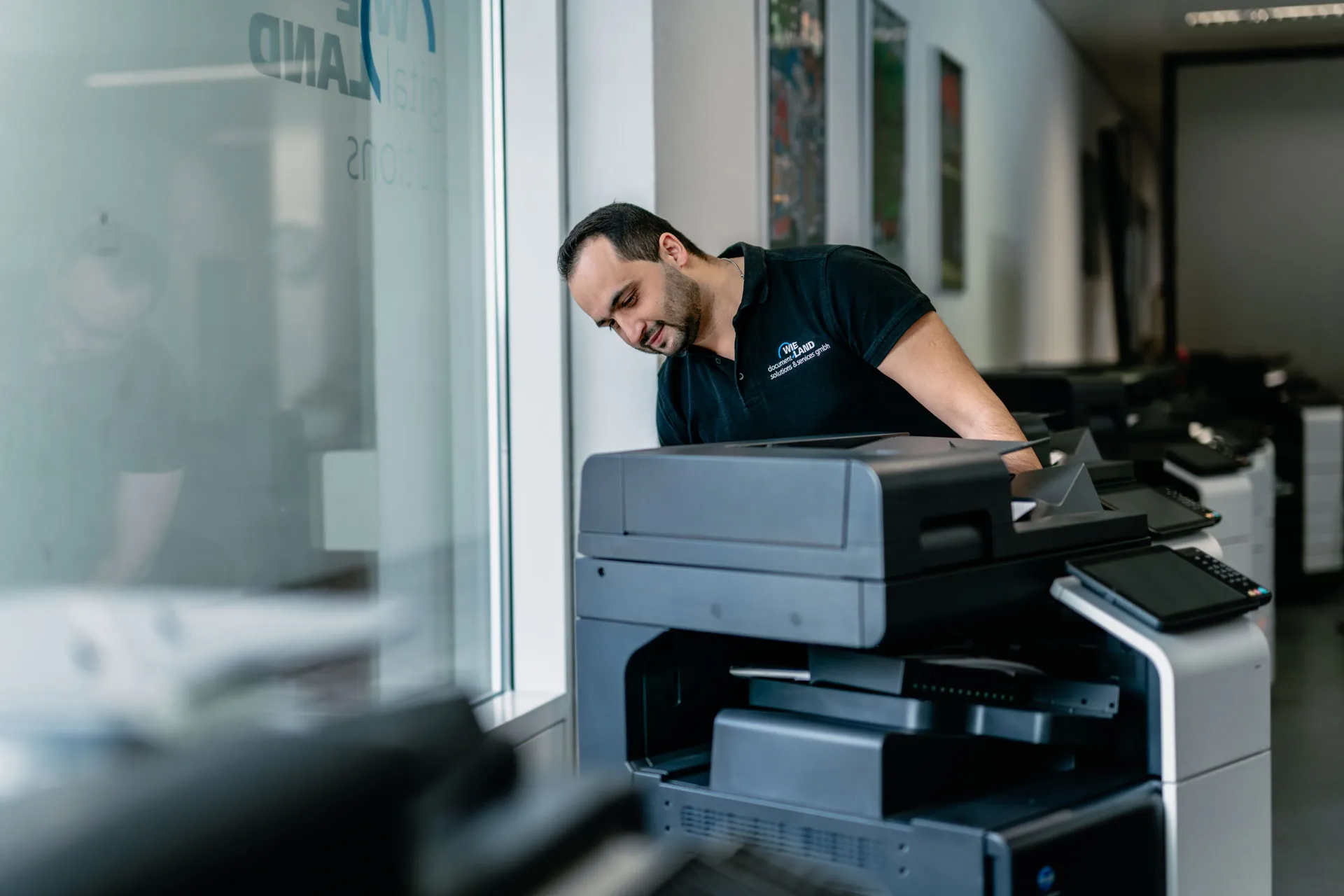 Serviceeinsatz an einem Konica Minolta Multifunktionsdrucker