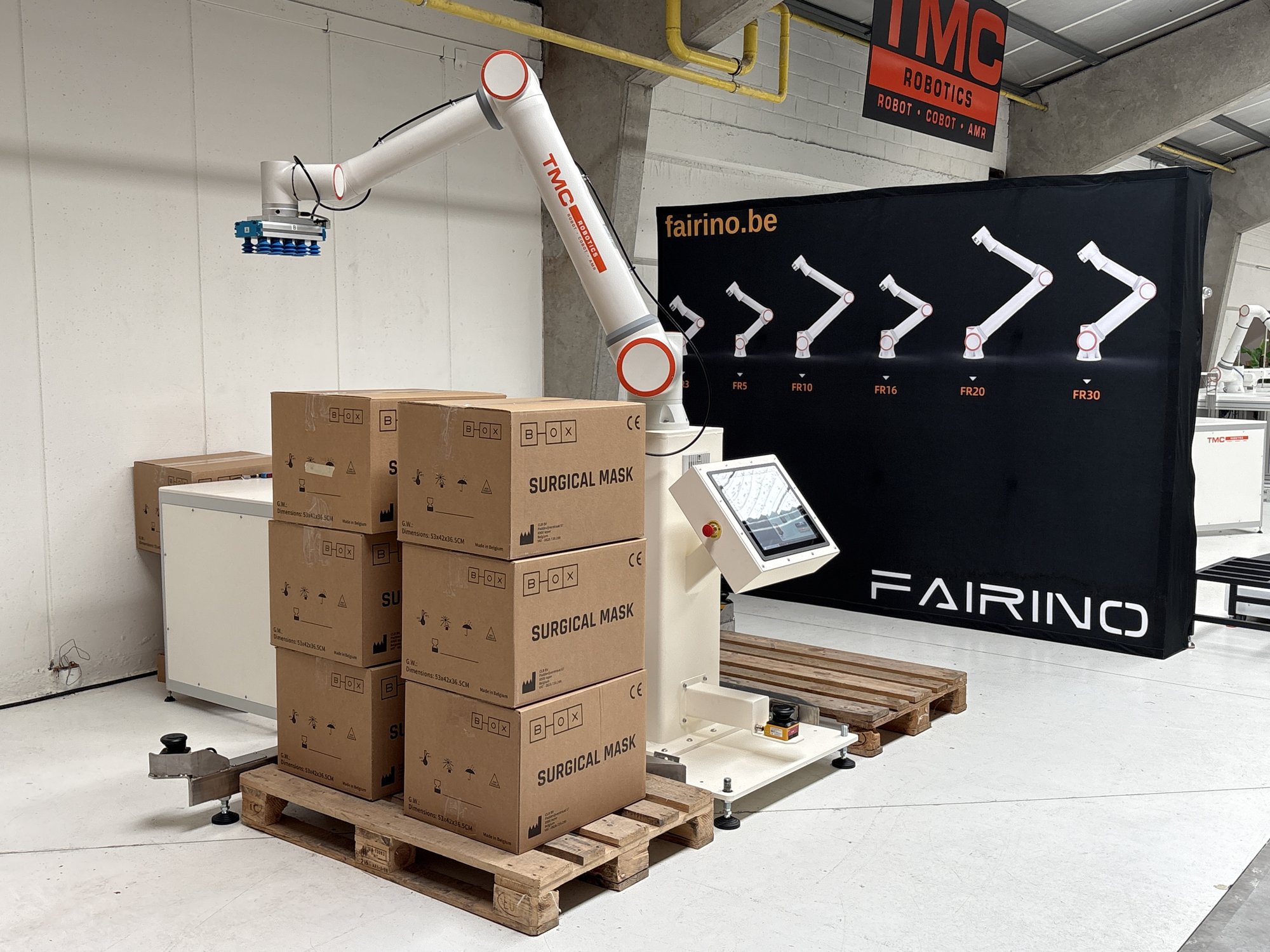 P29.5 cobot palletizer by TMC Robotics with a Fairino FR20