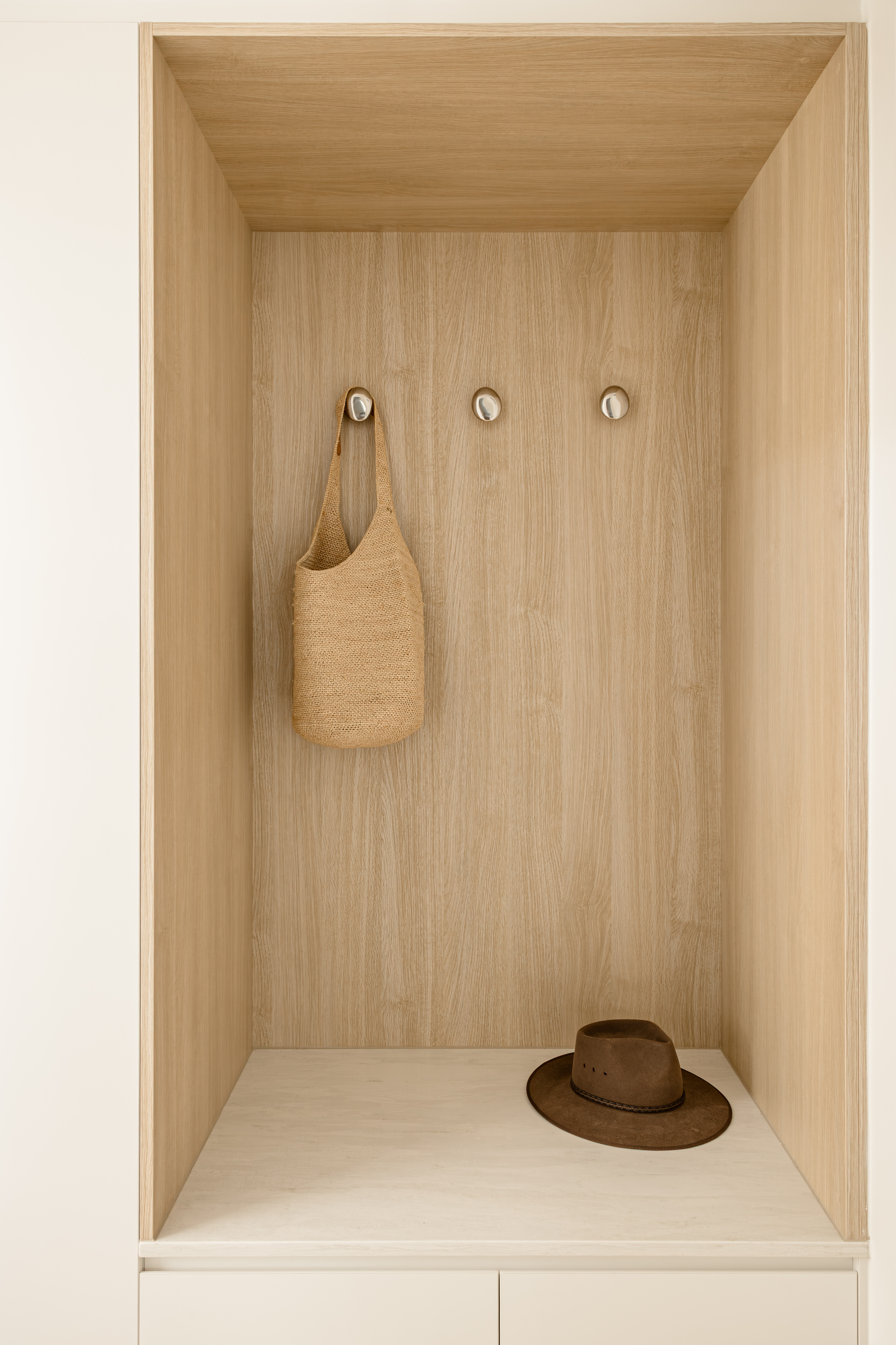 Finishes and styling from the Edgar Bennett renovation in Noosa Heads, Sunshine Coast, by Pearl Interiors