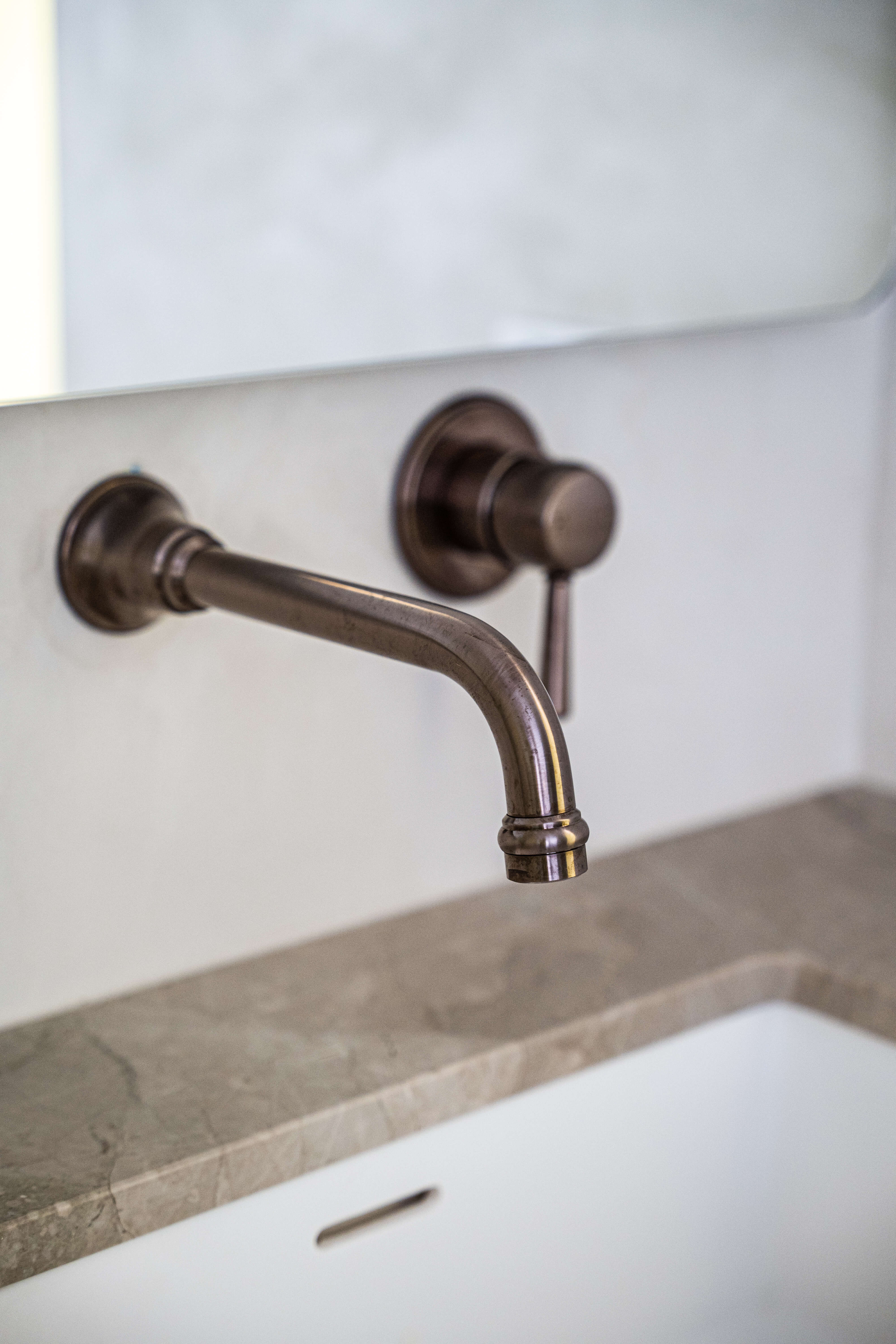 Recessed stone niche, moody spa-inspired parents' bathroom renovation in Timbeerwah, Noosa Hinterland by Pearl Interiors, built with Squire Development Group, Ace Stone and Tile stone tiling and Faucet Strommen tapware