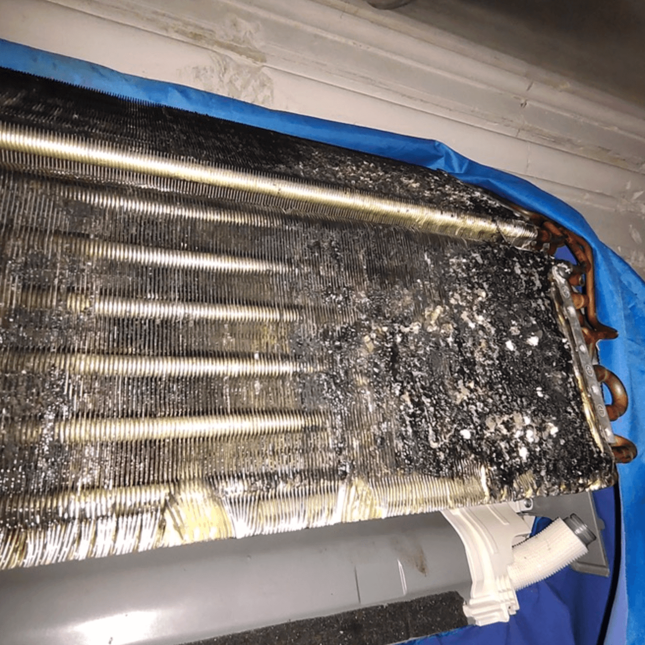 Как выглядит грязный кондиционер изнутри чистка кондиционера Airixer