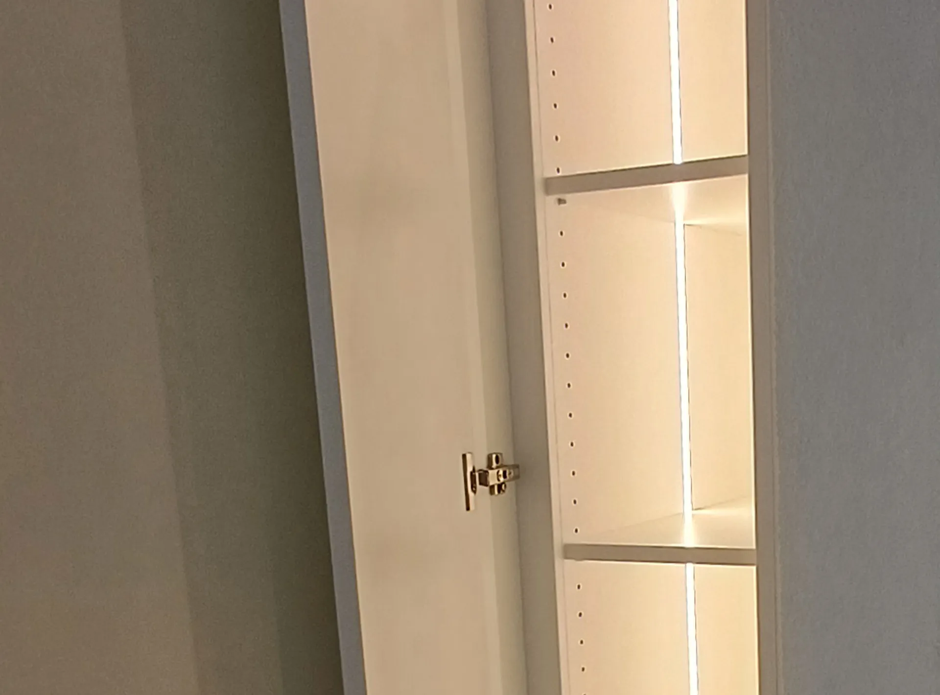 Nischen-schrank Bad