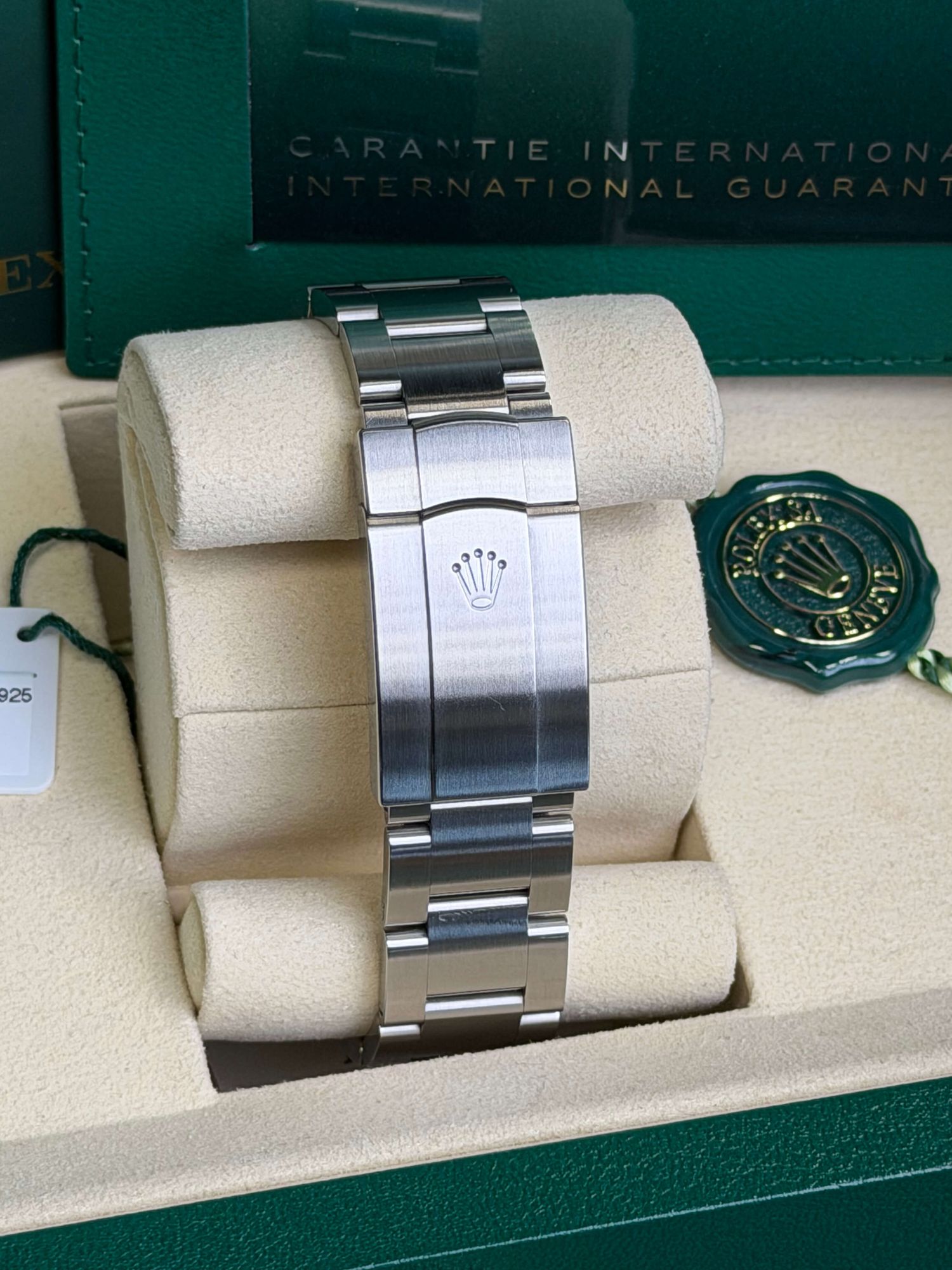 Watchrr - Authentic luxury watch