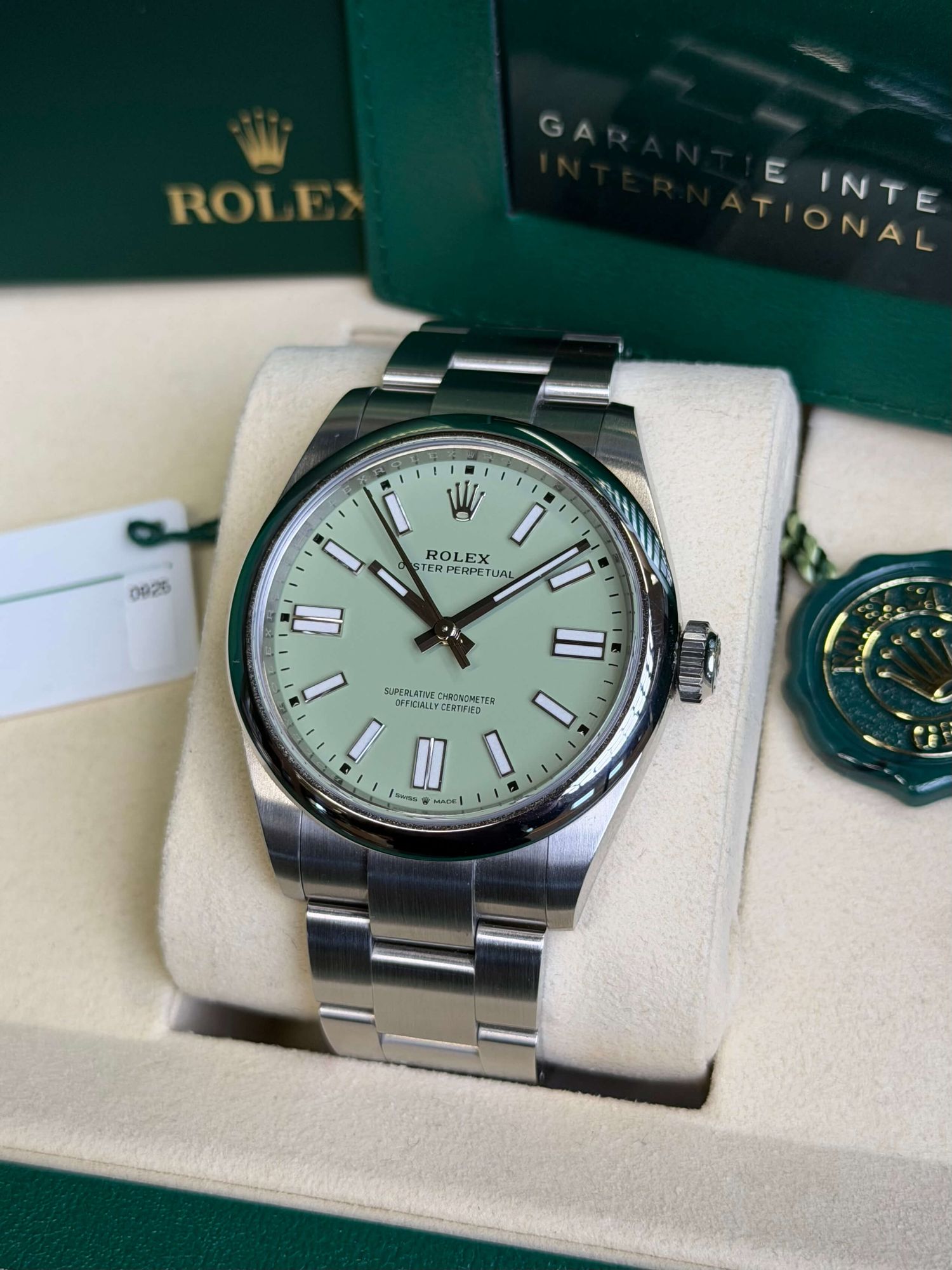 Watchrr - Authentic luxury watch