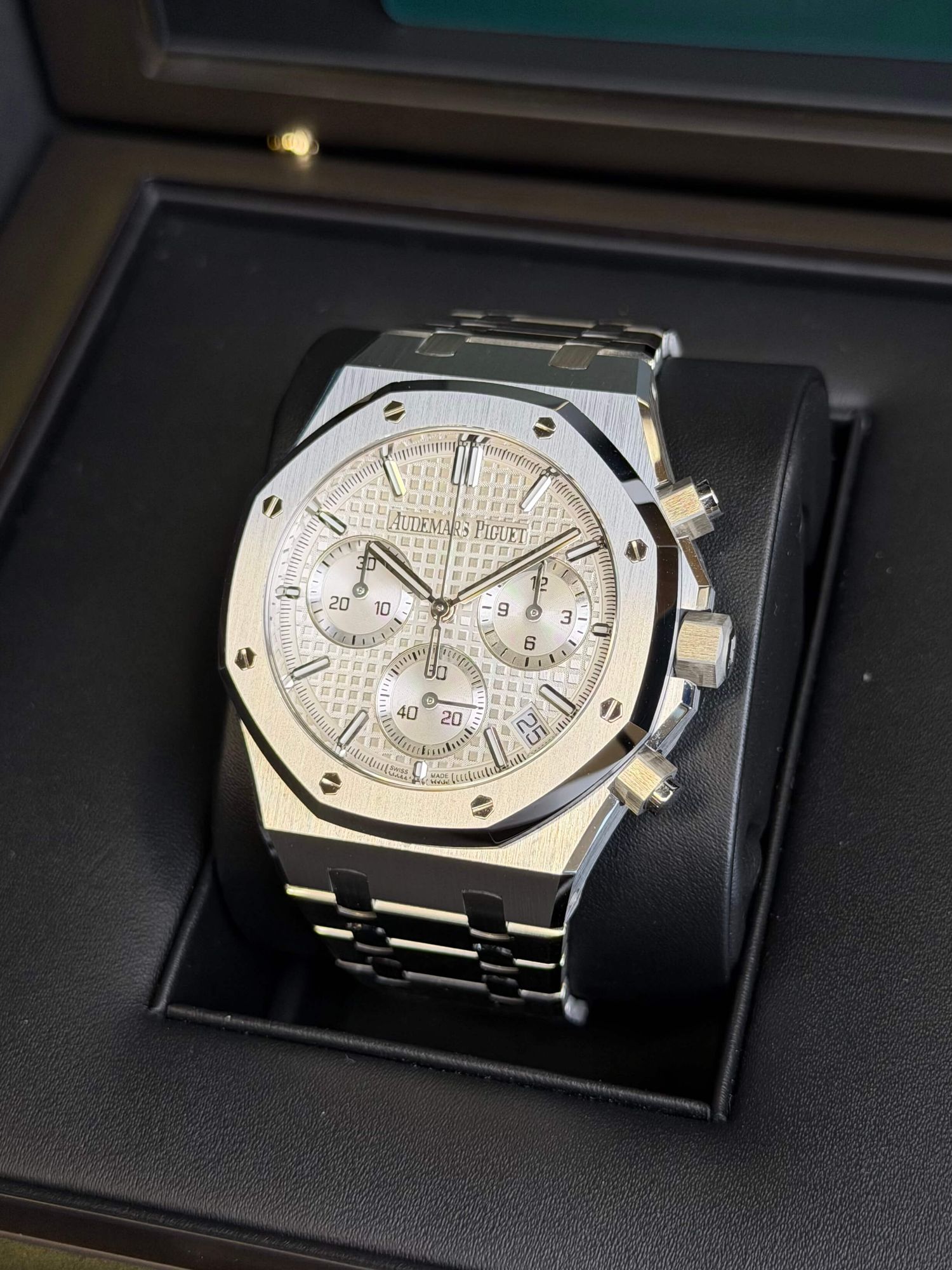 Watchrr - Authentic luxury watch