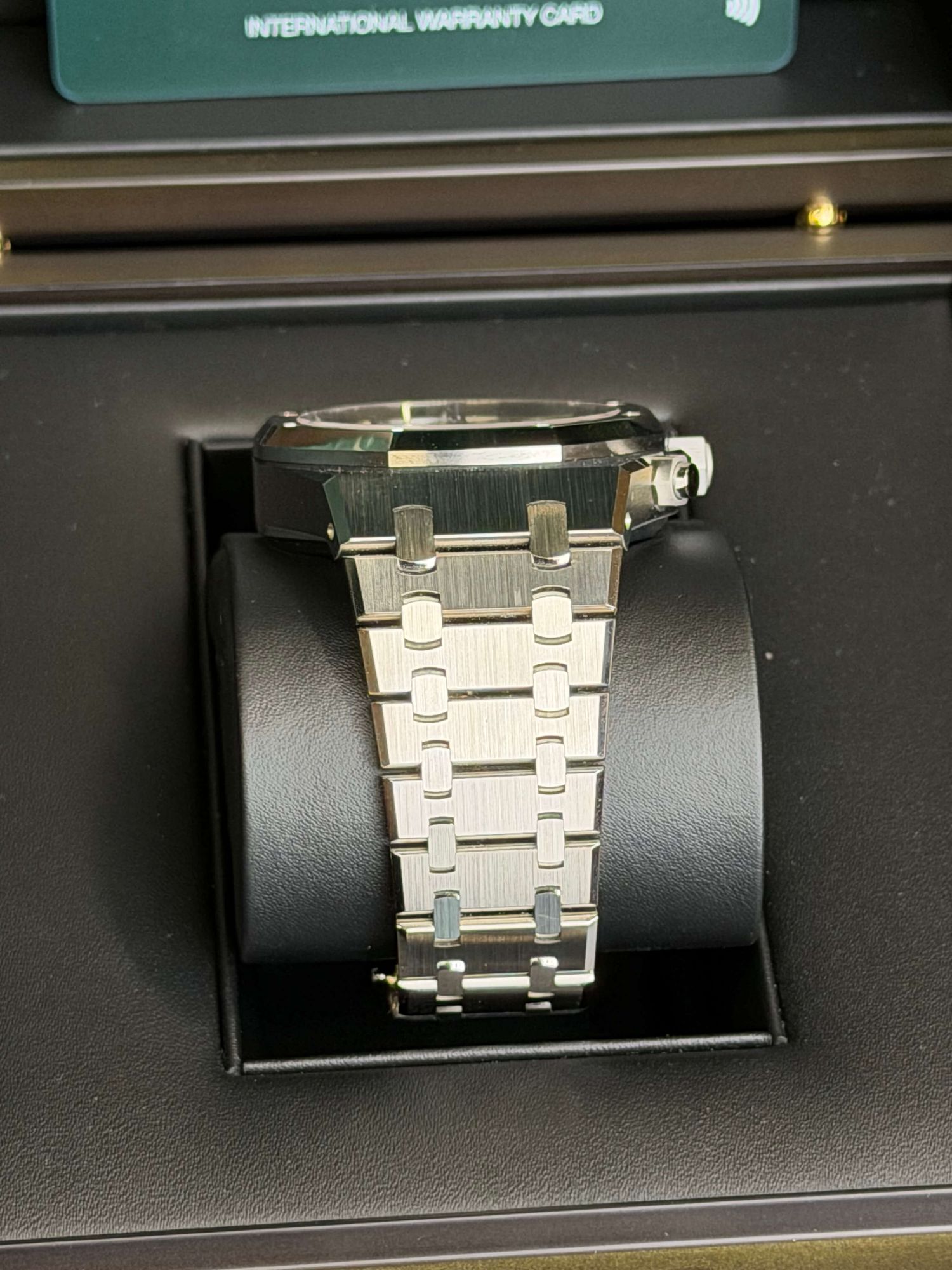 Watchrr - Authentic luxury watch