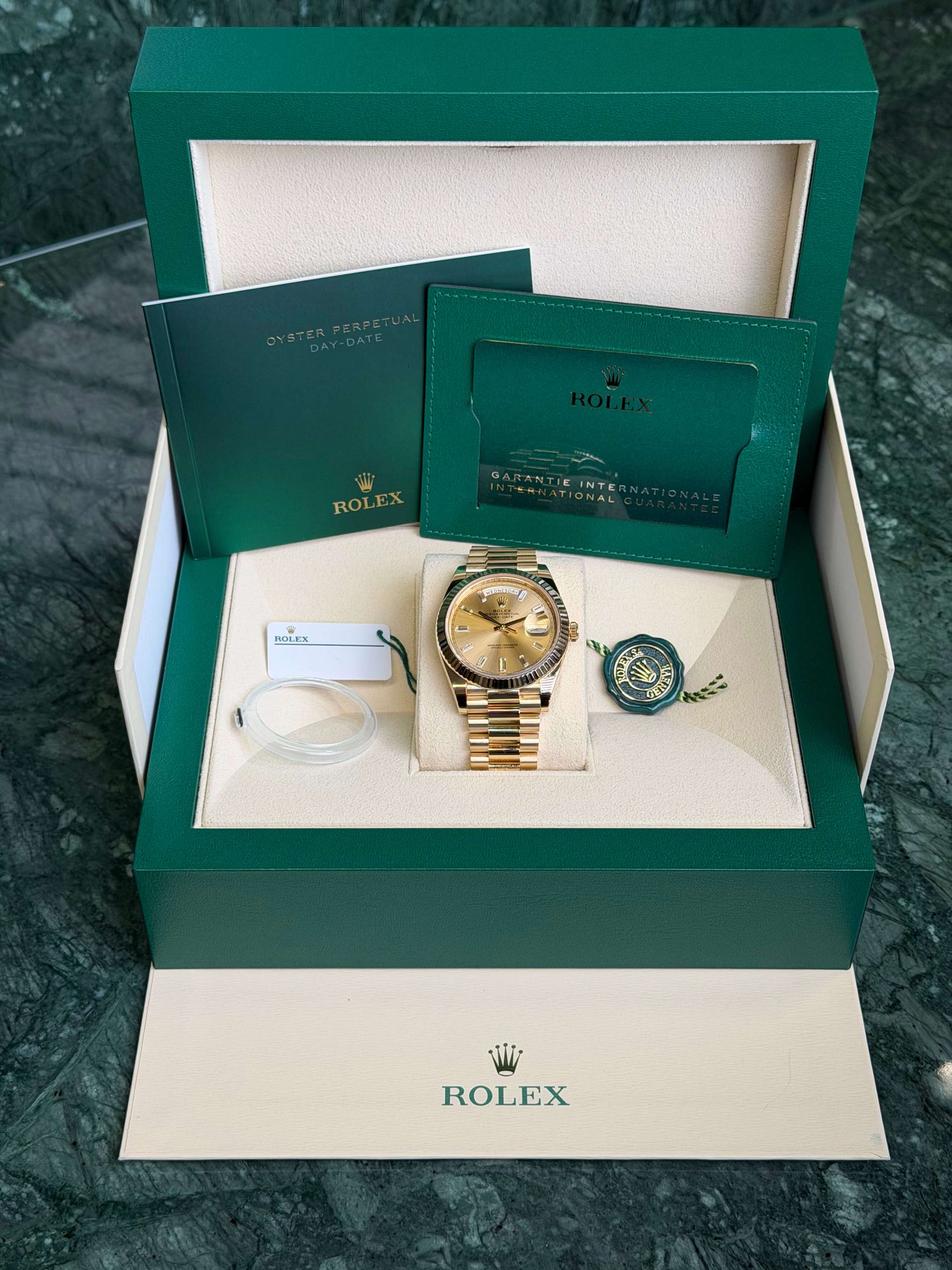 Watchrr - Authentic luxury watch