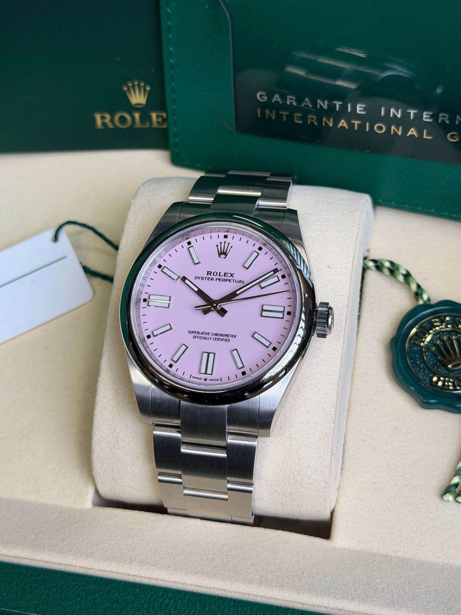 Watchrr - Authentic luxury watch