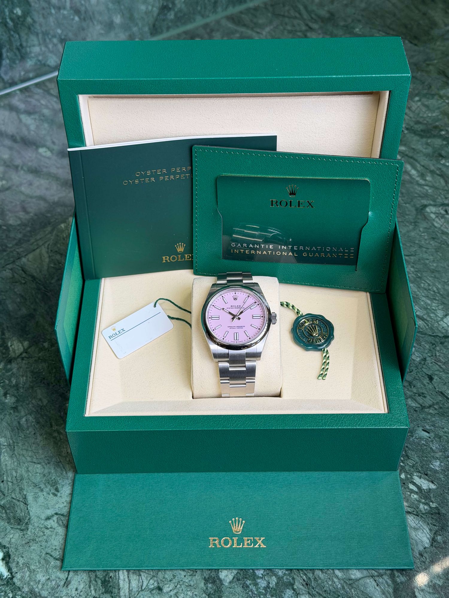 Watchrr - Authentic luxury watch