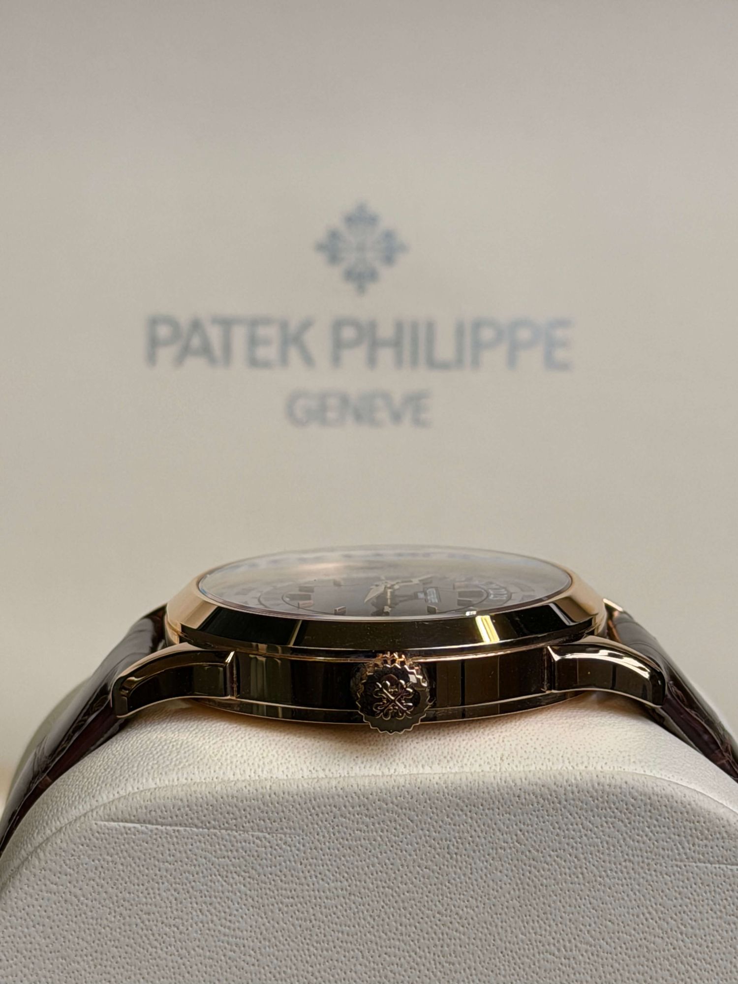 Watchrr - Authentic luxury watch