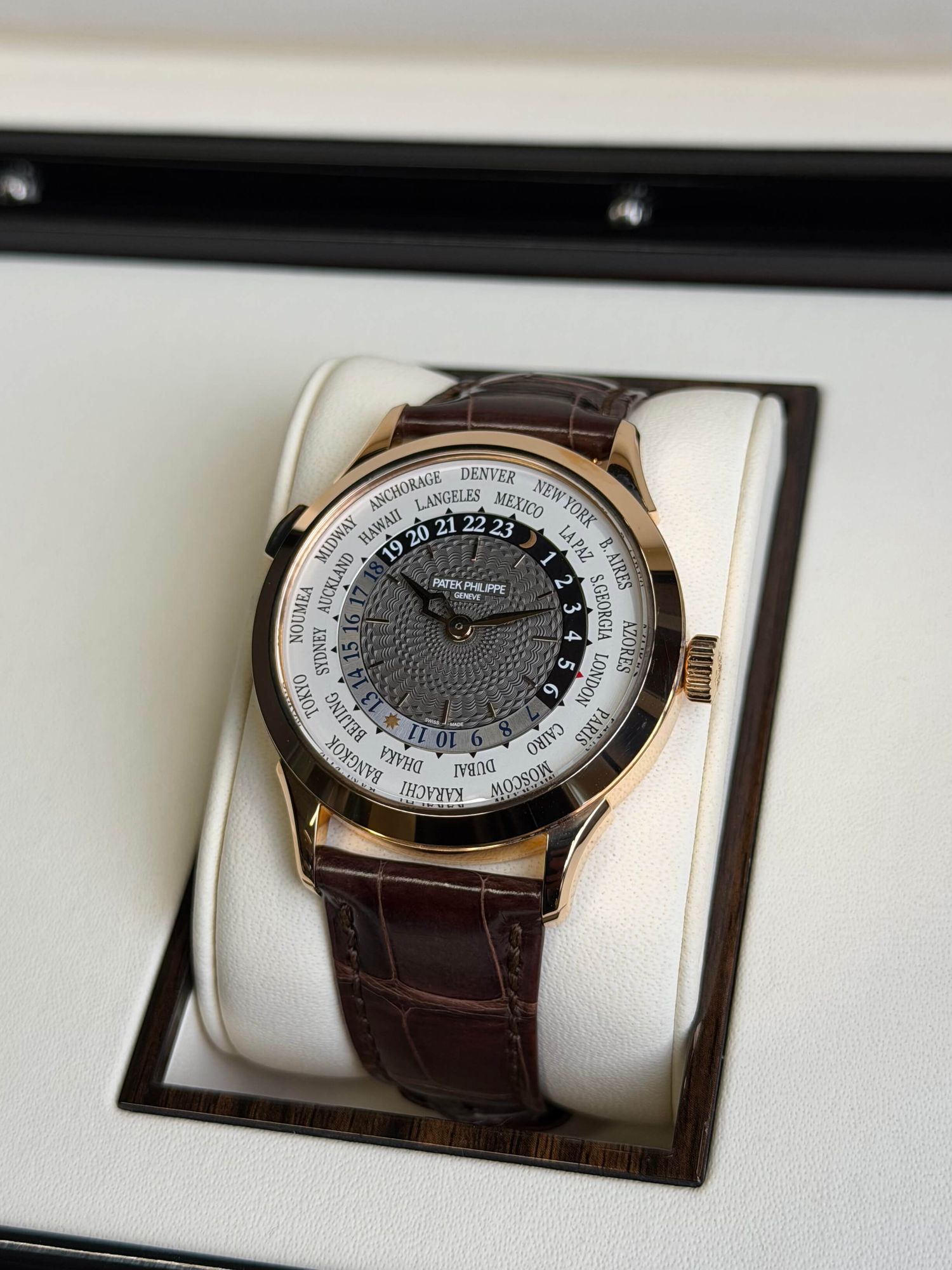 Watchrr - Authentic luxury watch