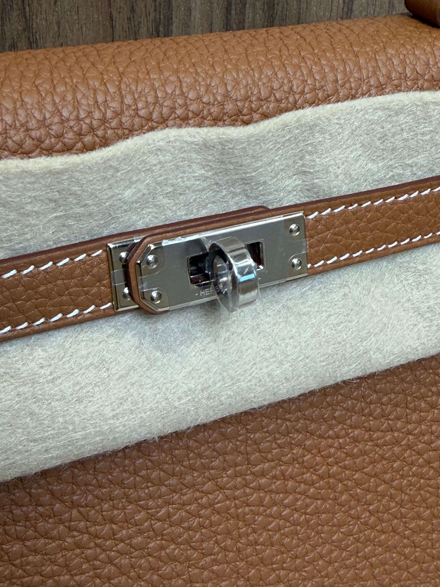 Watchrr - Authentic luxury watch